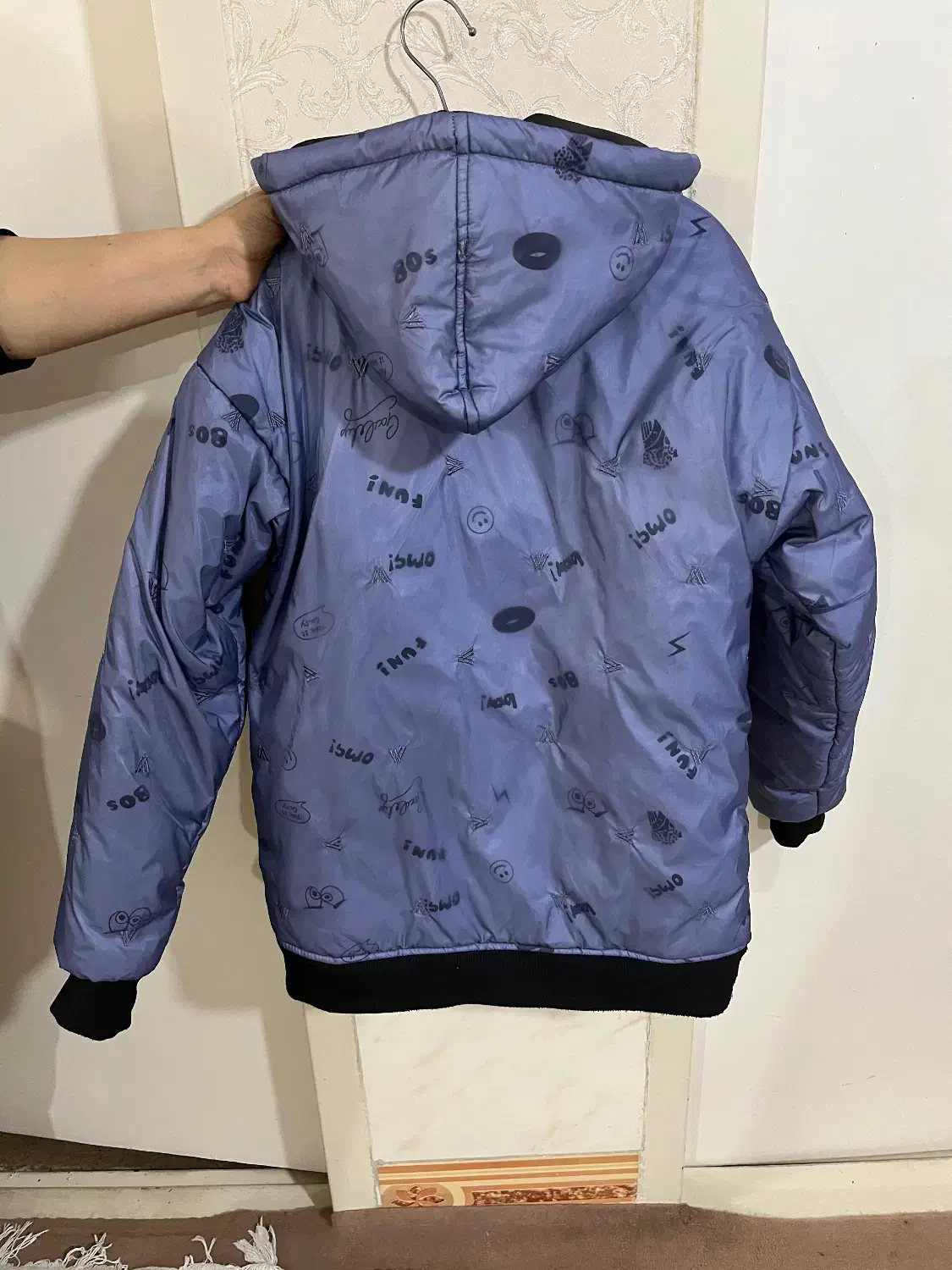 کاپشن|لباس|ورامین, ورامین|دیوار