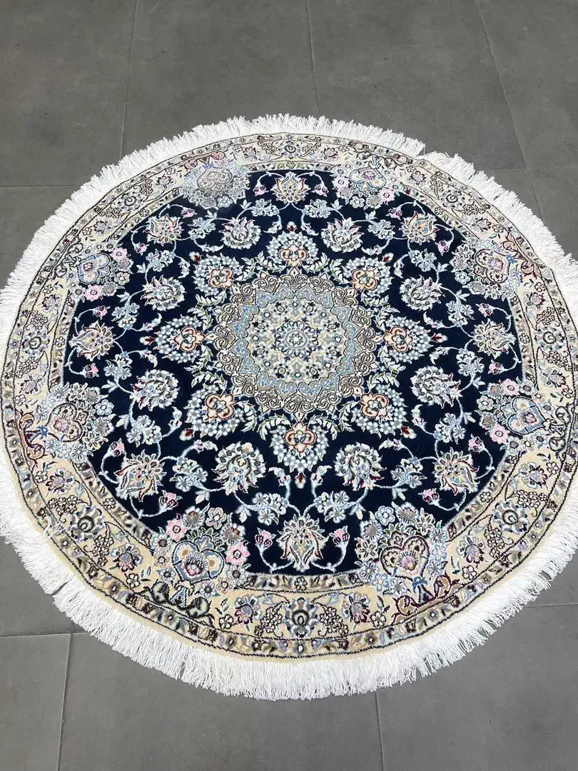 فرش دستباف ( بساک )دایره ۱/۵ در ۱/۵ نایین اصفهان|فرش|مشکین‌دشت, |دیوار