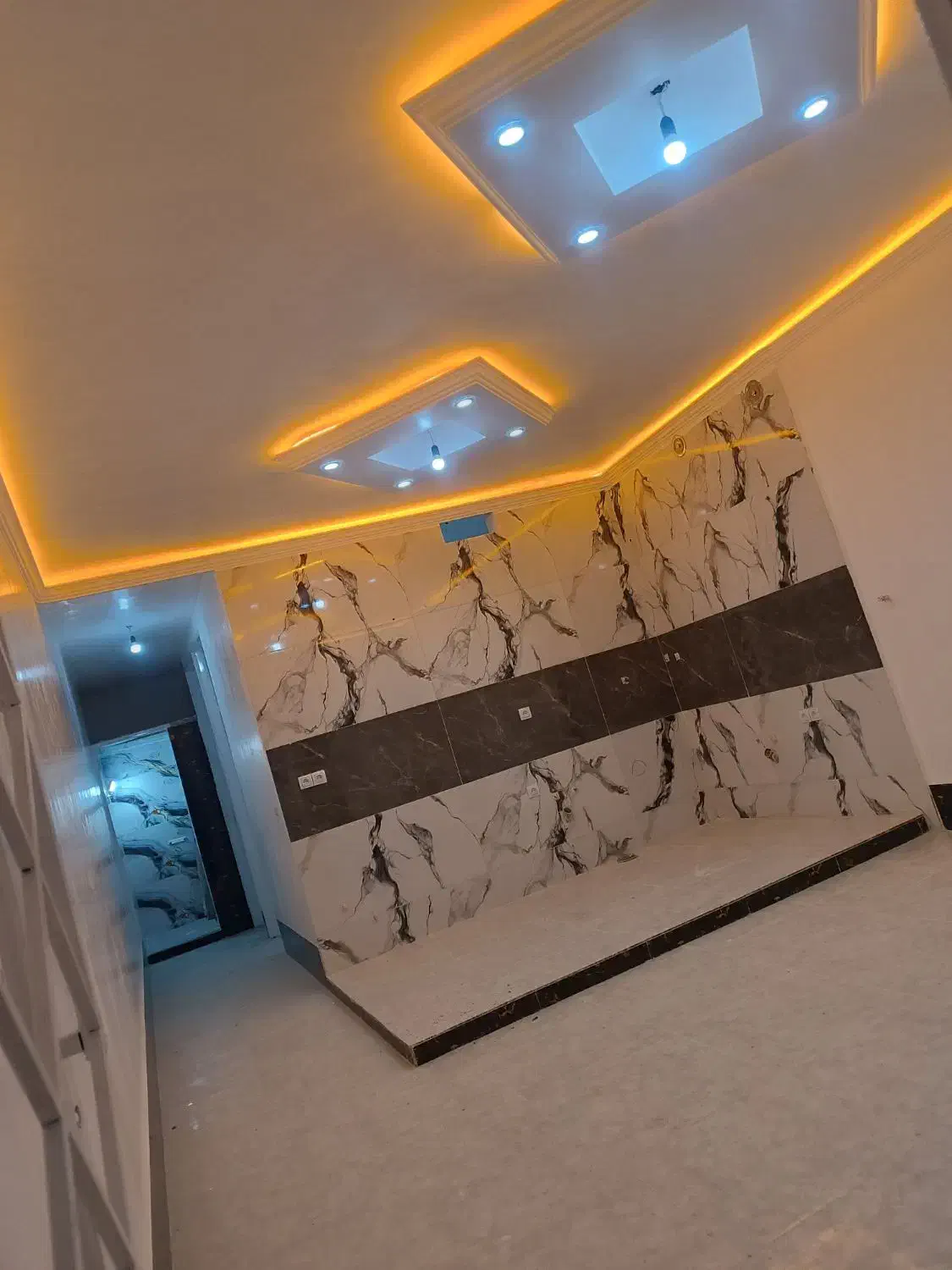 فروش منزل 85متری کرونی لوکس نزدیک به خیابان اصلی|فروش خانه و ویلا|شیراز, کرونی(خاتونک)|دیوار