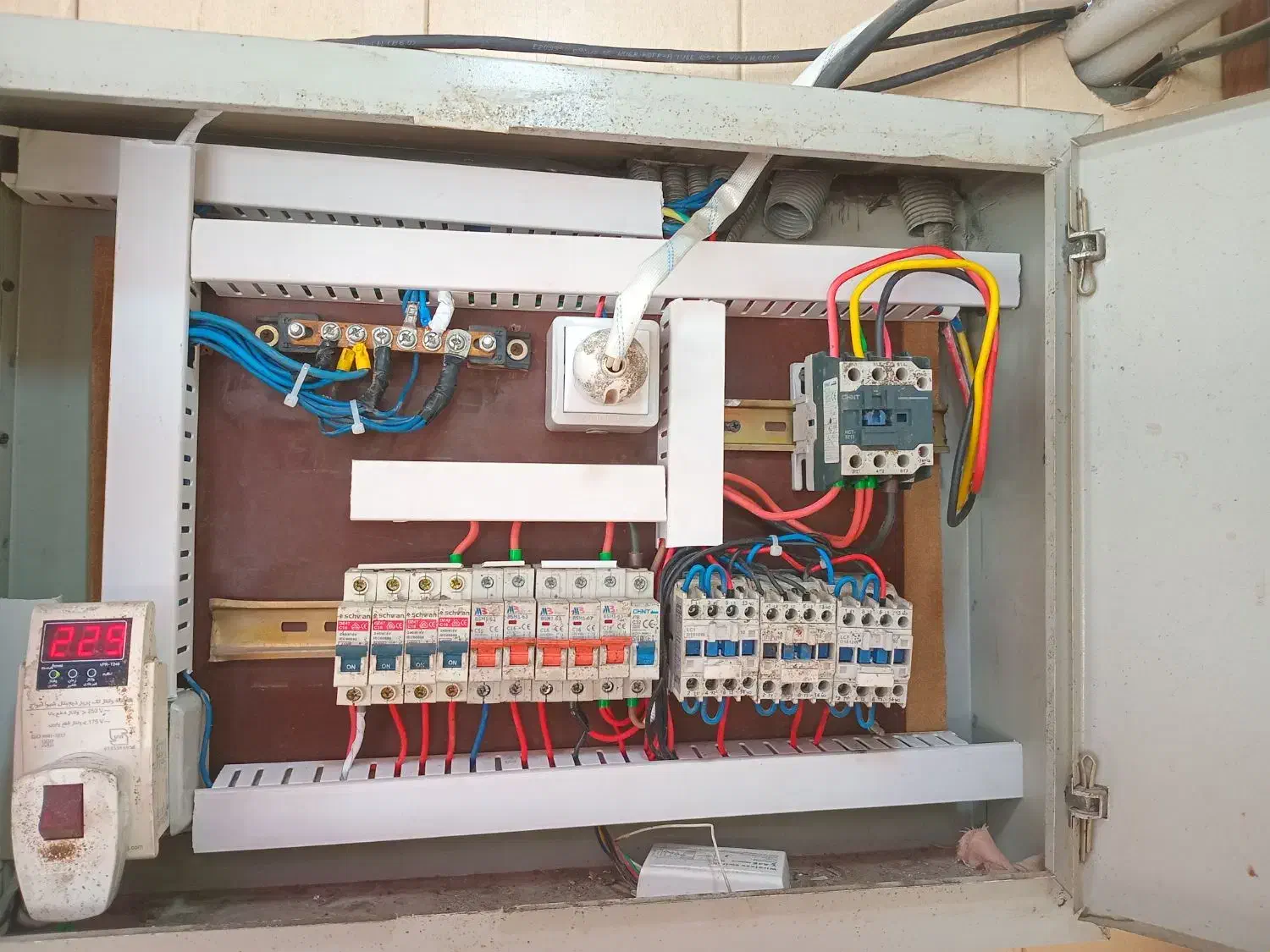 برقکاری ساختمان باقیمت مناسب|خدمات پیشه و مهارت|رامهرمز, |دیوار