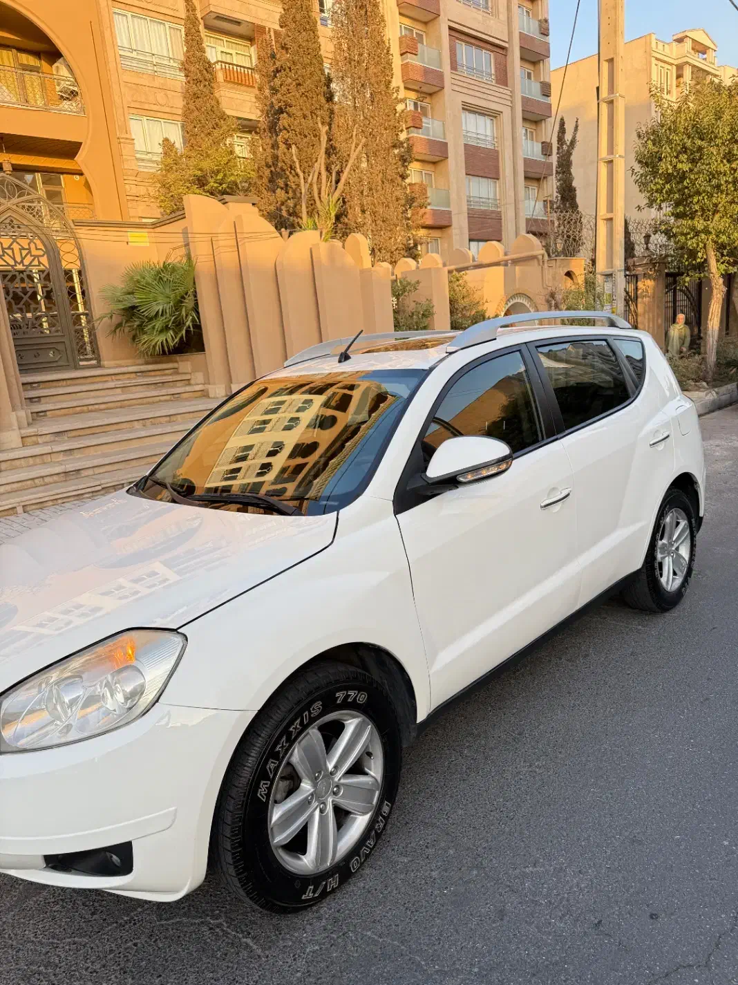 جیلی emgrand x7 سفید اتومات مدل۲۰۱۴|خودرو سواری و وانت|تهران, سعادت‌آباد|دیوار