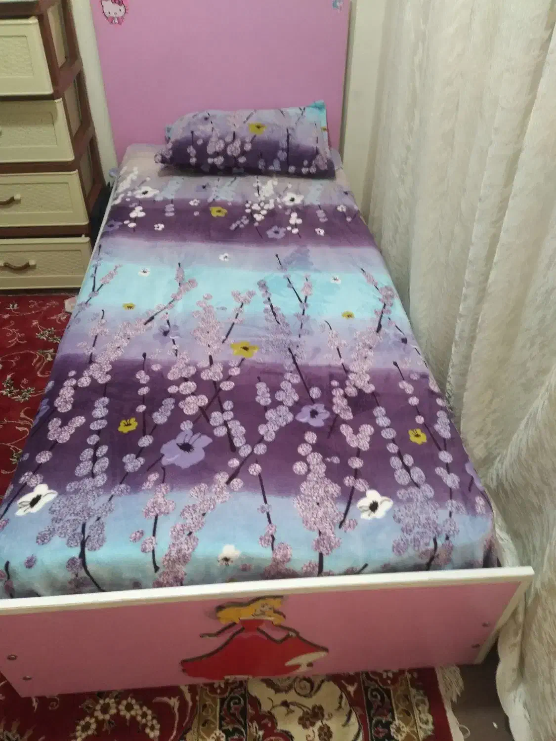 یک عددتخت خواب دخترانه همراه باتشک|تخت و سرویس خواب|اهواز, کمپلو شمالی|دیوار