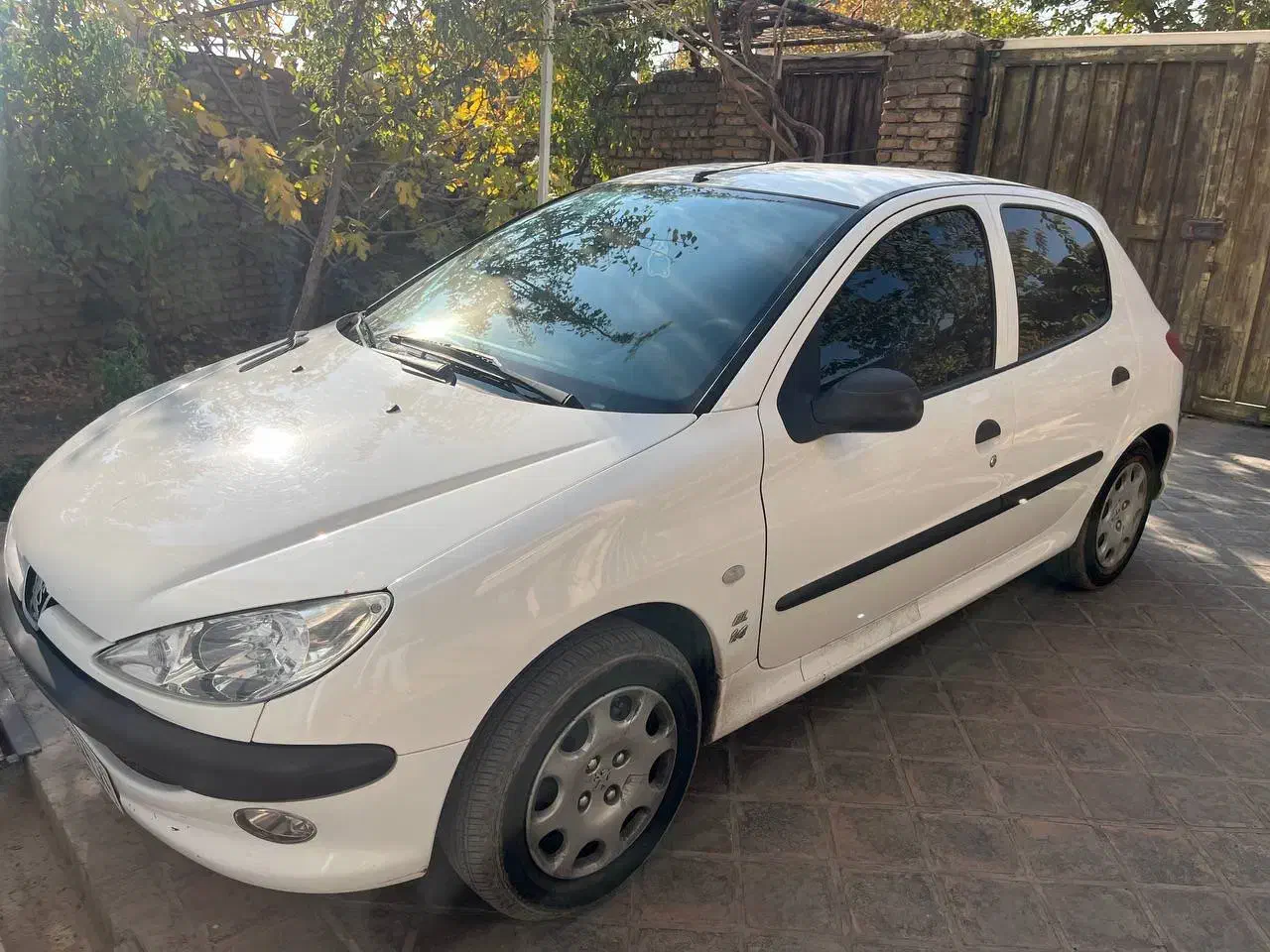 پژو۲۰۶ مدل۱۴۰۱ کم کار|خودرو سواری و وانت|هشتگرد, شهرک ولیعصر (مصلی)|دیوار