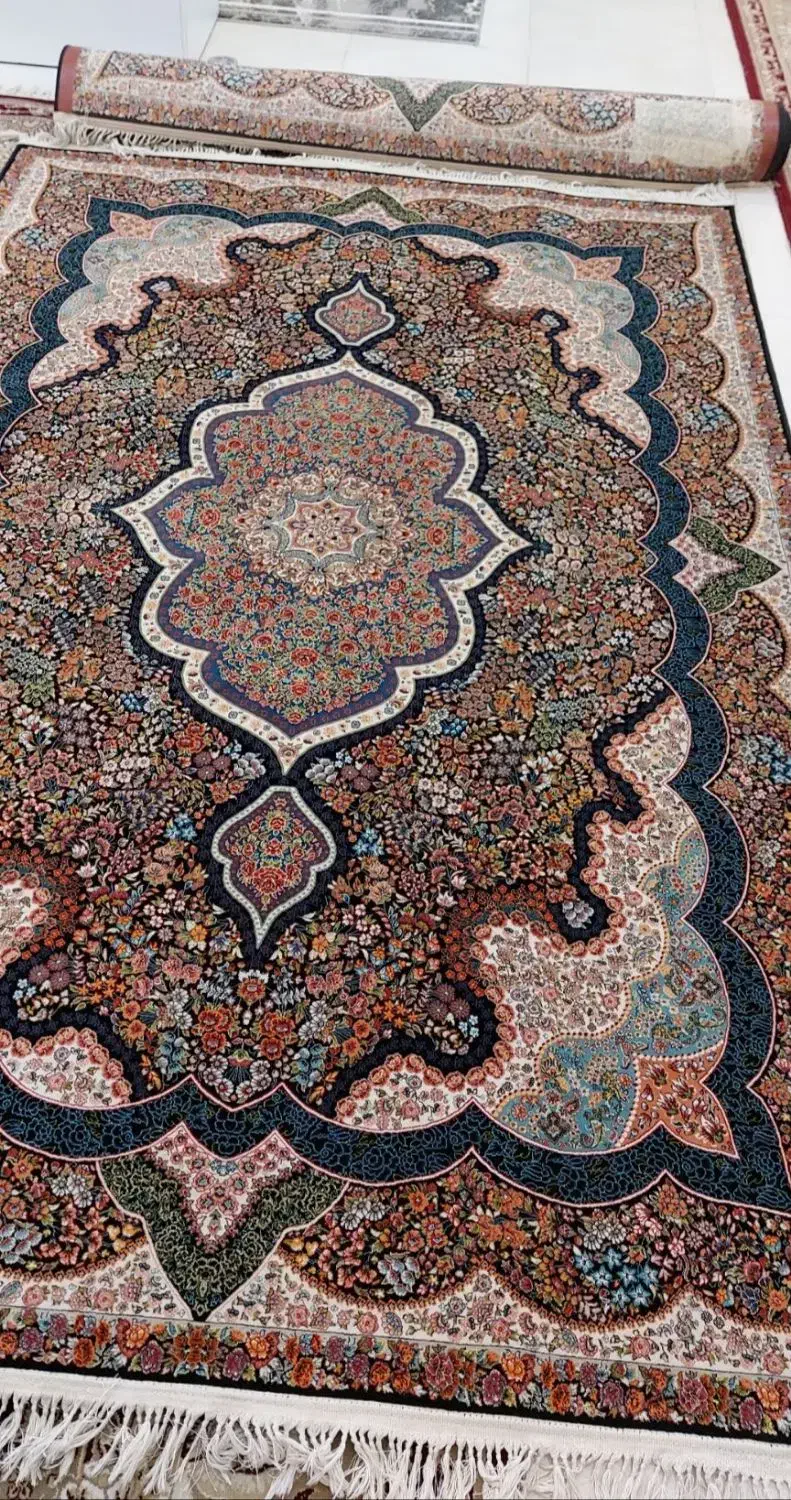 فرش ۶متری هزارشانه|فرش|قزوین, |دیوار