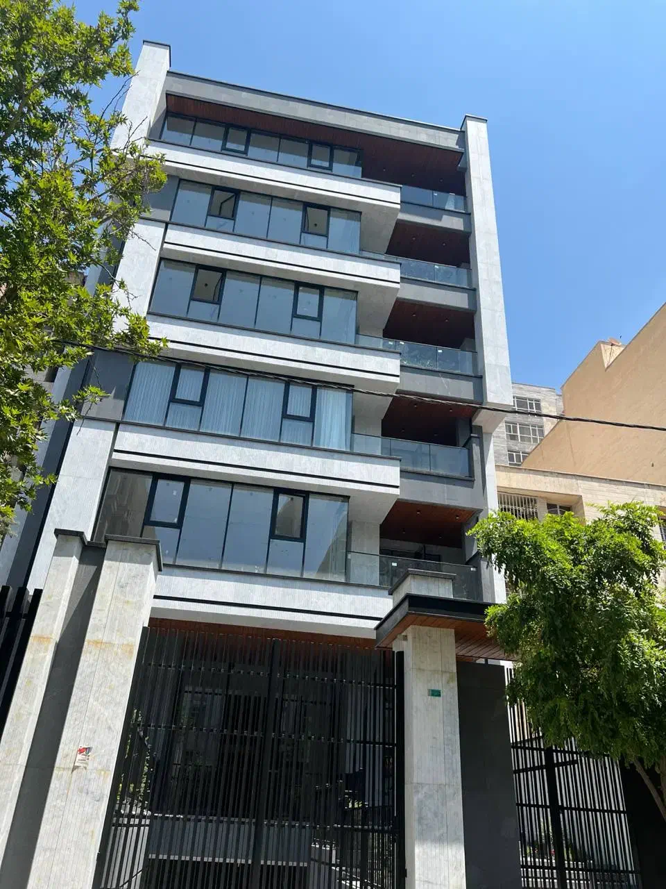 آپارتمان ۱۲۵ متر عظیمیه(رو به پارک)|فروش آپارتمان|کرج, عظیمیه|دیوار