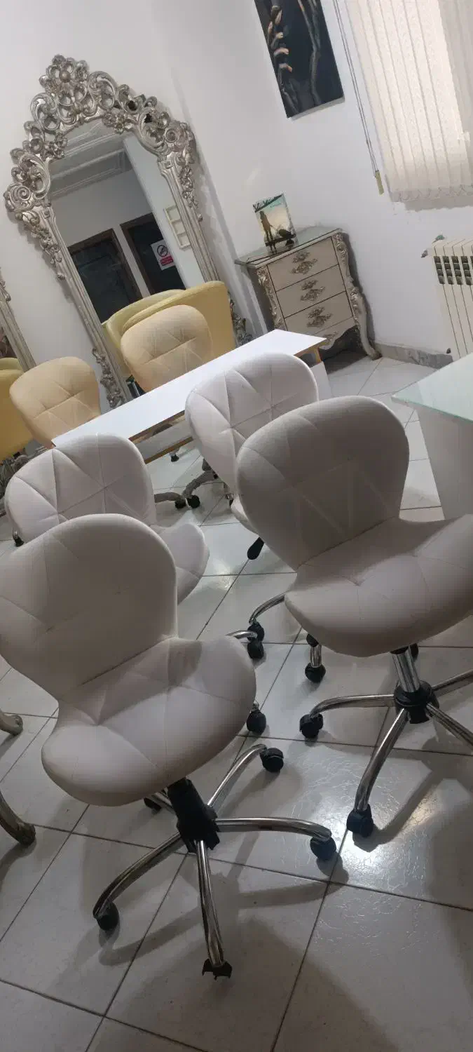 لوازم کامل برای سالن زیبای|آرایشگاه و سالن‌های زیبایی|رشت, لاکانی|دیوار