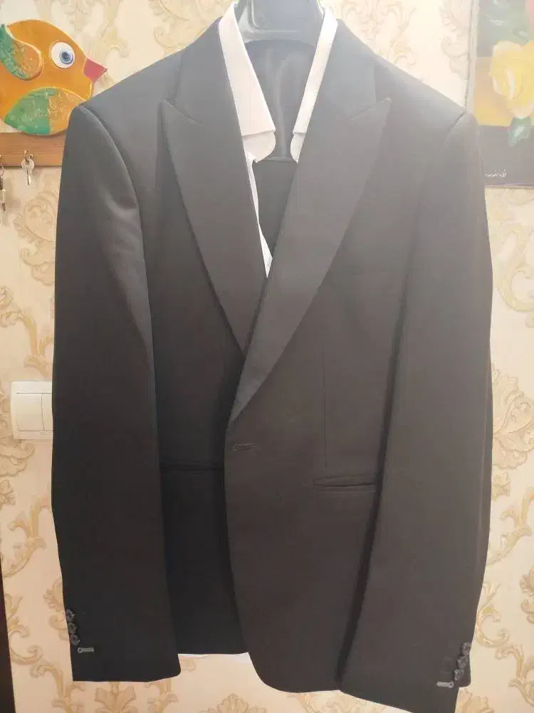 کت و شلوار|لباس|قدس, شهر‌قدس|دیوار