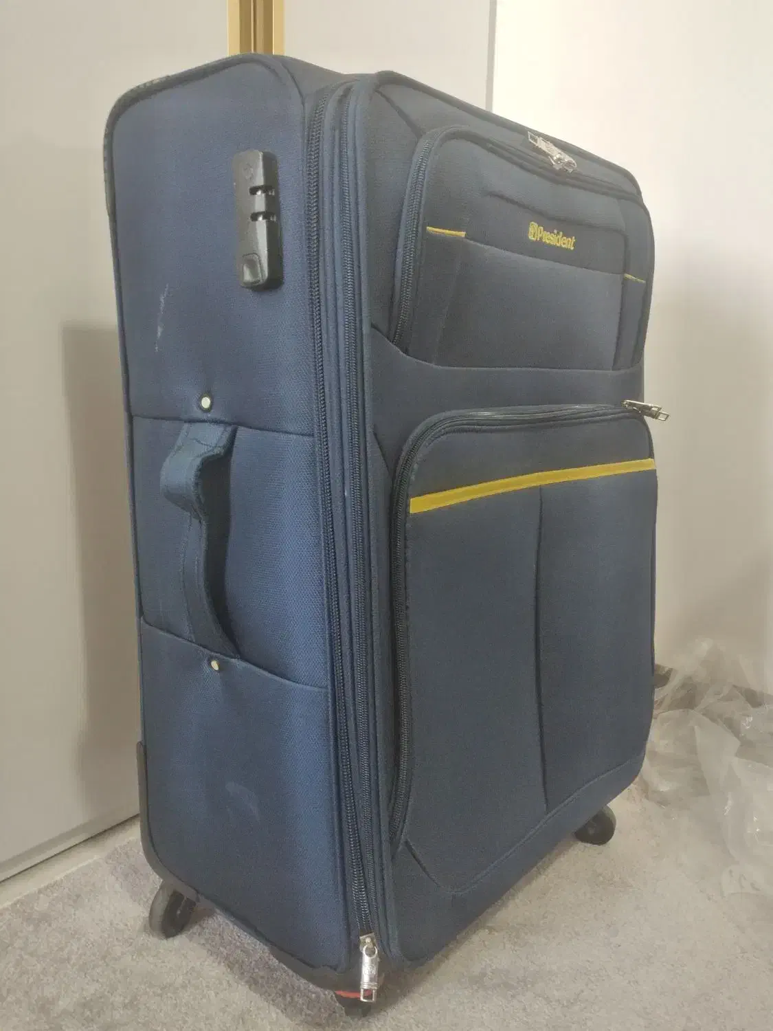 چمدان|کیف، کفش، کمربند|ایلام, |دیوار