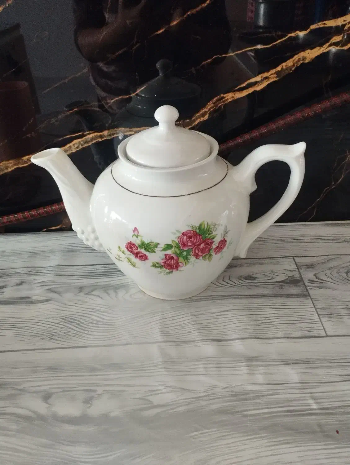 کتری چینی گل سرخ|قوری، کتری، قهوه‌ساز دستی|سبزوار, شرق کال عیدگاه|دیوار