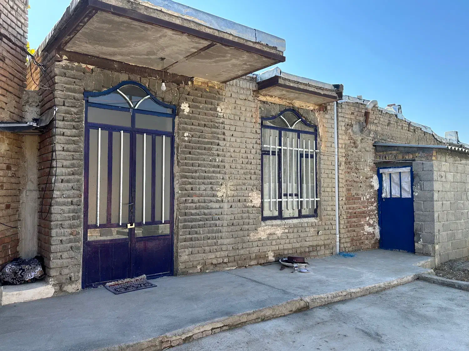 فروش خانه با حیاط بزرگ در روستای دستجرد|فروش خانه و ویلا|نوشین شهر, |دیوار