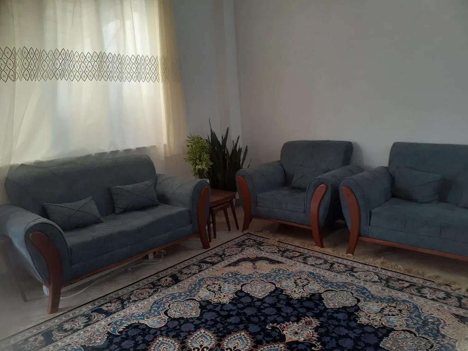 فروش مبل ۷نفره به همراه میزعسلی وجلومبلی|مبلمان خانگی و میز عسلی|رودبنه, |دیوار