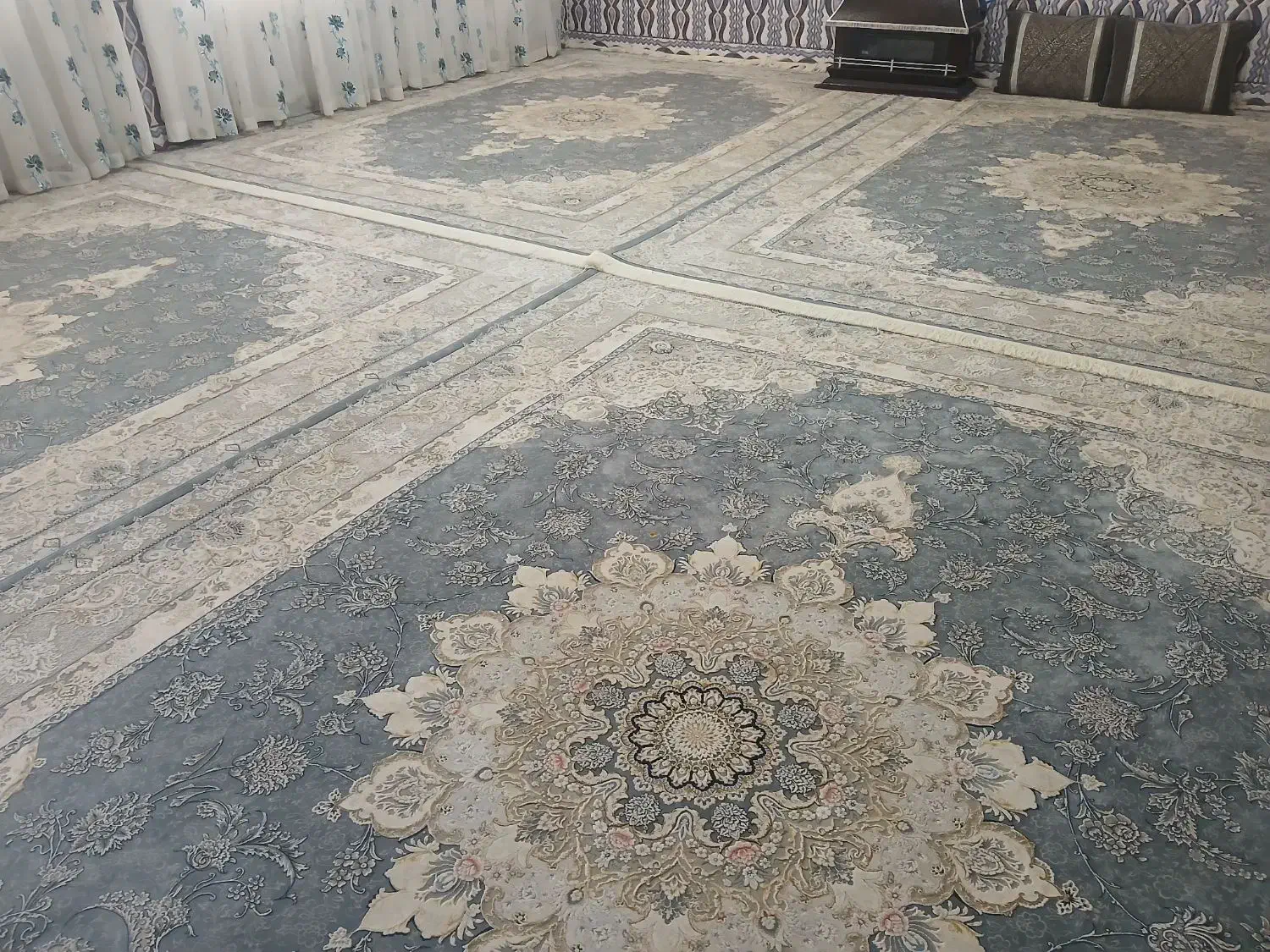 فرش ۱۲۰۰شانه تراکم ۳۶۰۰|فرش|لردگان, |دیوار