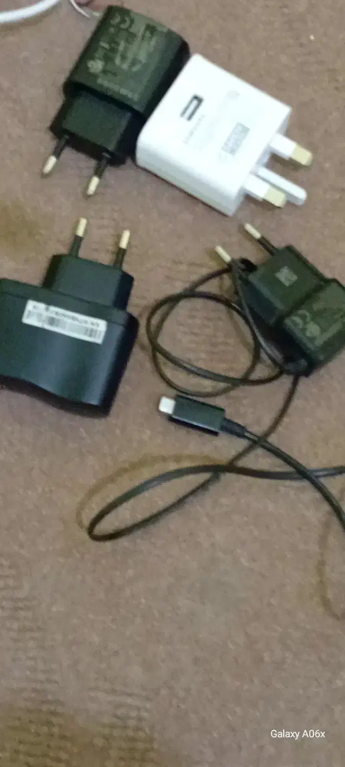 چهار عدد شارژر گوشی|لوازم جانبی موبایل و تبلت|اردبیل, |دیوار