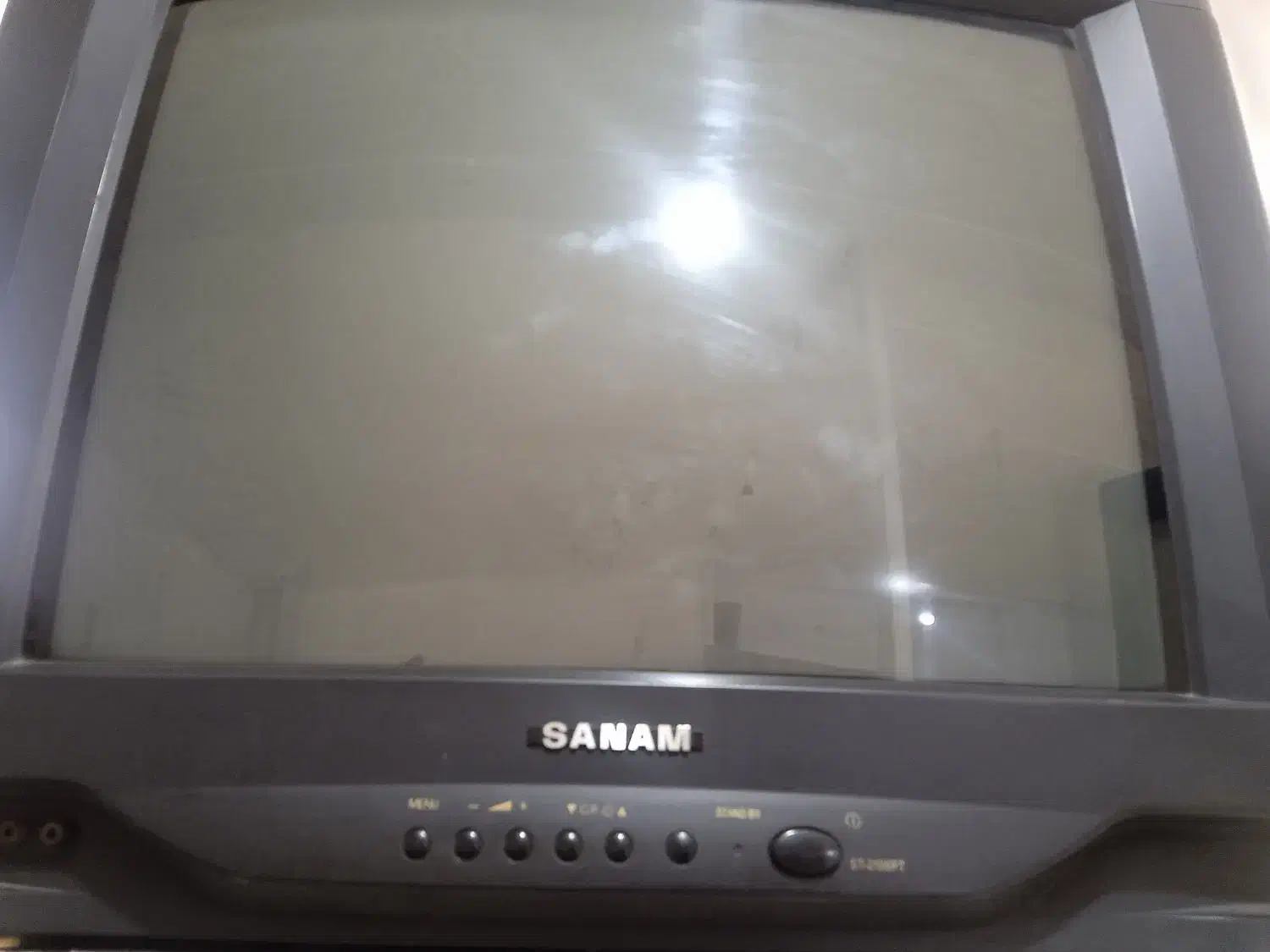 تلویزیون سنام ۲۱ اینچ . مشکی|تلویزیون و پروژکتور|رشت, سعدی (تختی)|دیوار