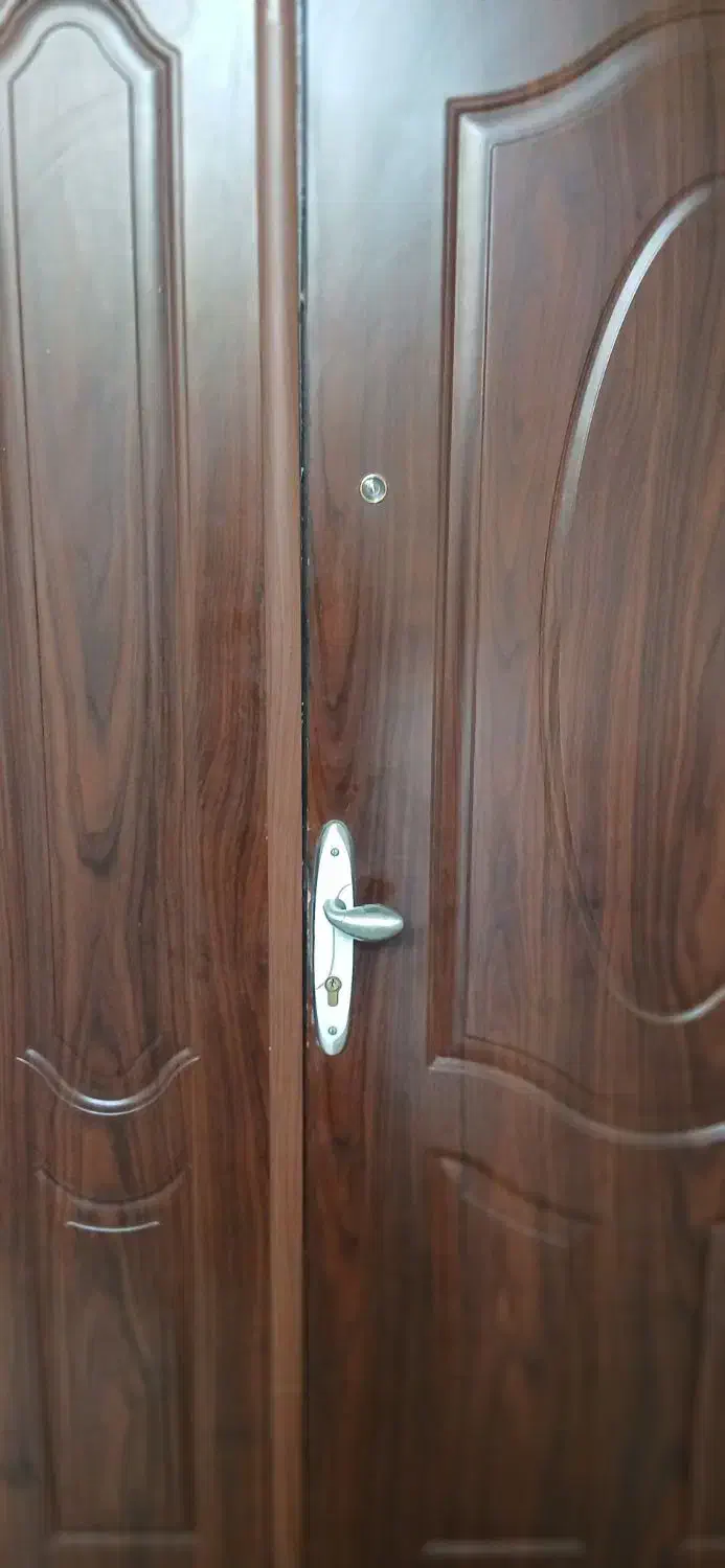 درب آپارتمانی در حد نو با چار چوب|مصالح و تجهیزات ساختمان|مشهد, هفده شهریور|دیوار