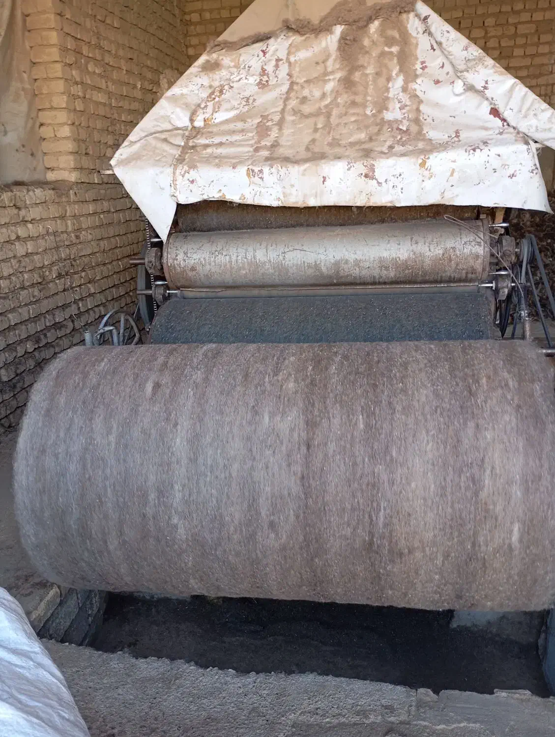 پشم گوسفندی|رختخواب، بالش، پتو|قم, قلعه صدری|دیوار