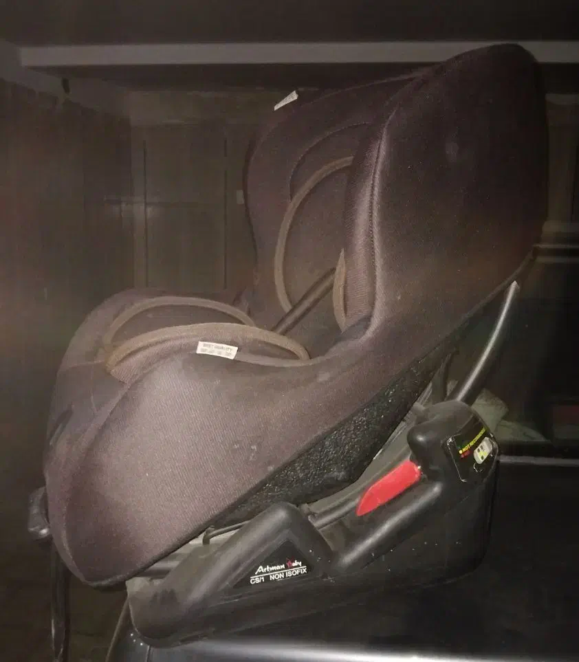 صندلی ماشین کودک. مارک ارتمن بی بی. رنگ قهوه ای|تخت و صندلی بچه|پردیس, فاز ۳|دیوار