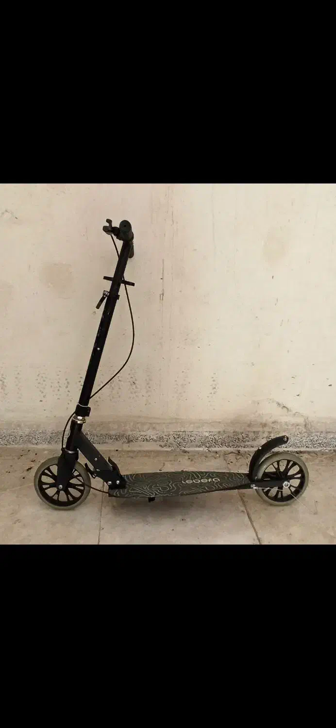 اسکوتر|دوچرخه، اسکیت، اسکوتر|ایوان, |دیوار