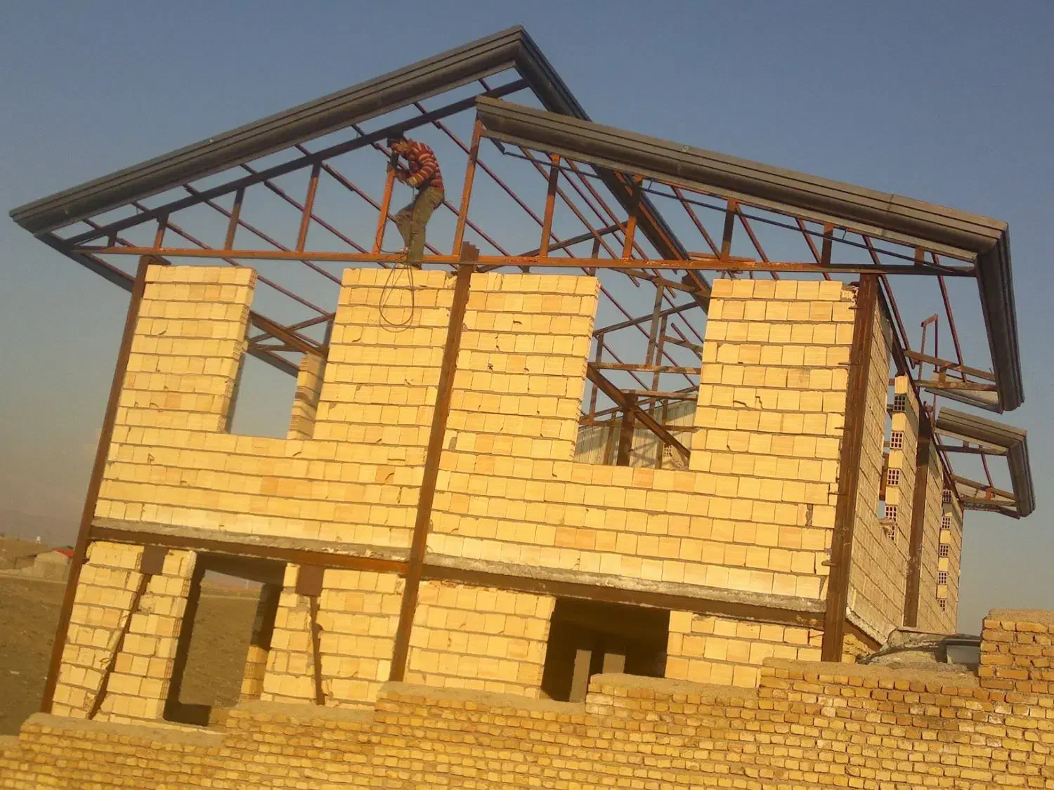 شیروانی و آردواز و اسکلت|خدمات پیشه و مهارت|الیگودرز, |دیوار