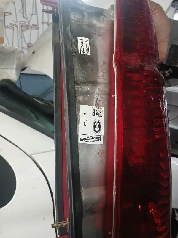 خطر عقب چپ وانت آریسان|قطعات یدکی و لوازم جانبی|تهران, طرشت|دیوار