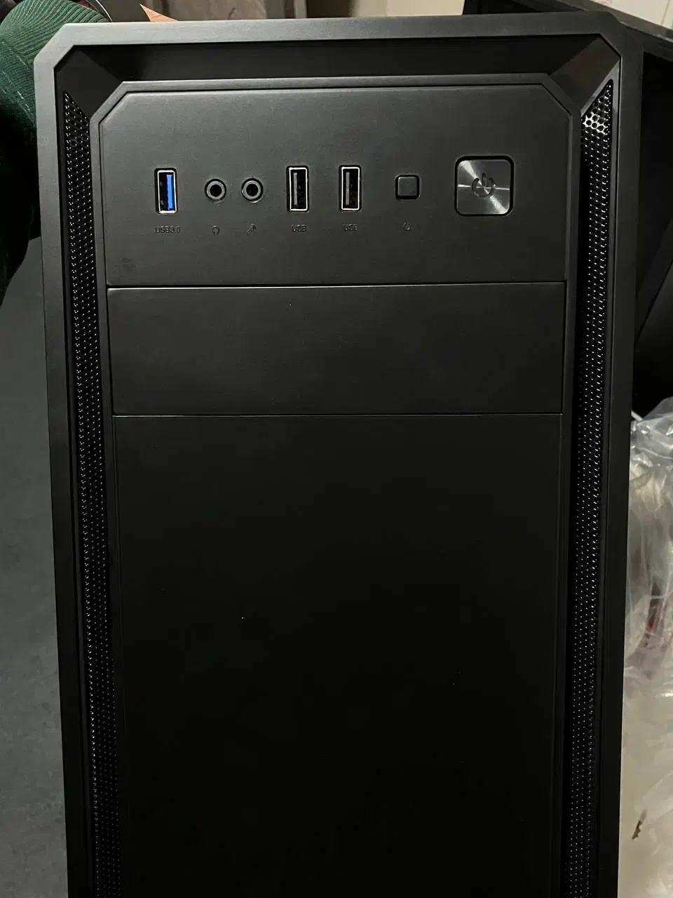 قاب کیس خالی green pars evo Mid Tower|قطعات و لوازم جانبی رایانه|قم, پردیسان|دیوار