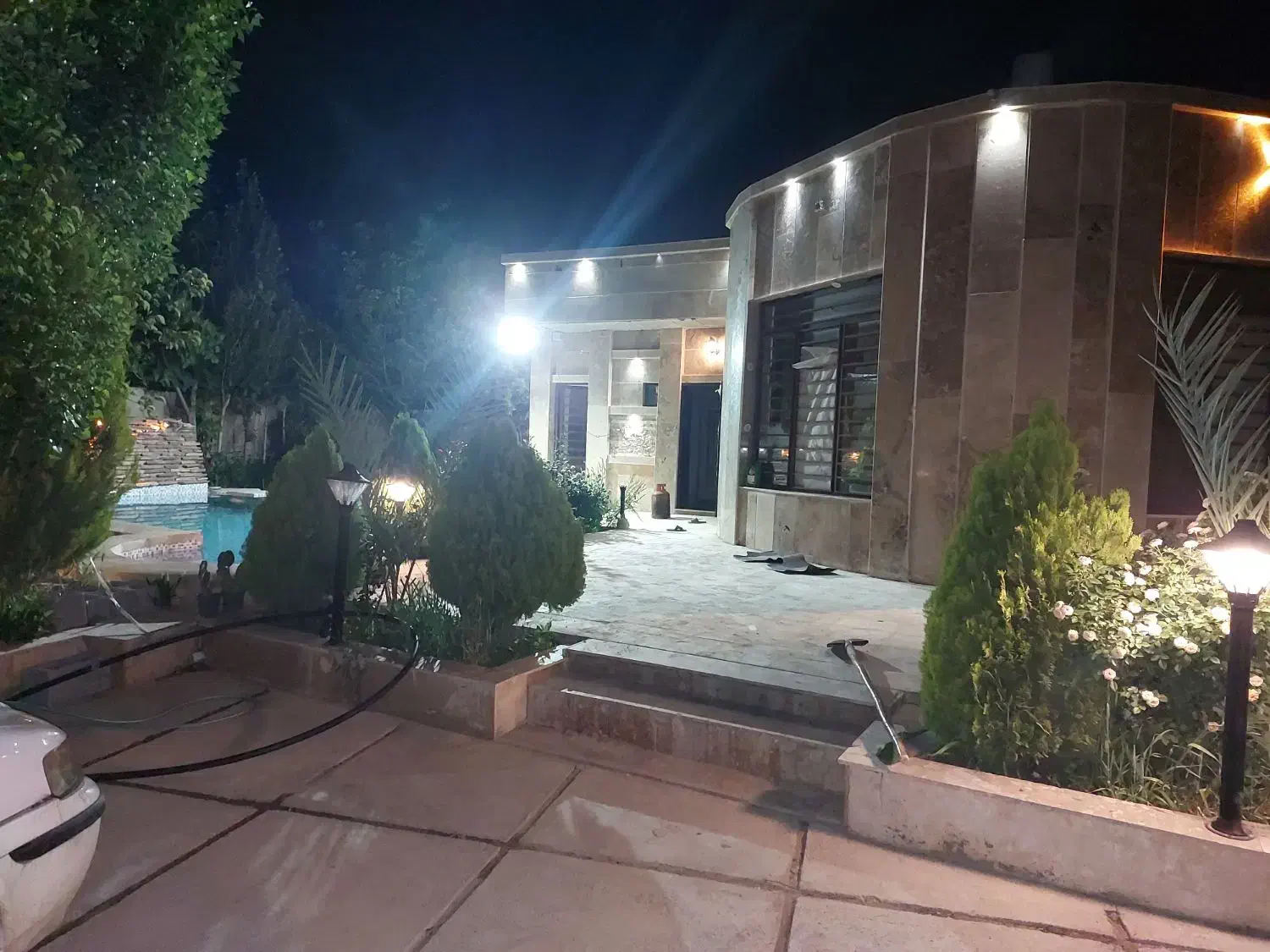 اجاره خونه باغ ویلا به صورت ساعتی و روزانه|اجارهٔ کوتاه‌مدت ویلا و باغ|شیراز, محمودآباد|دیوار