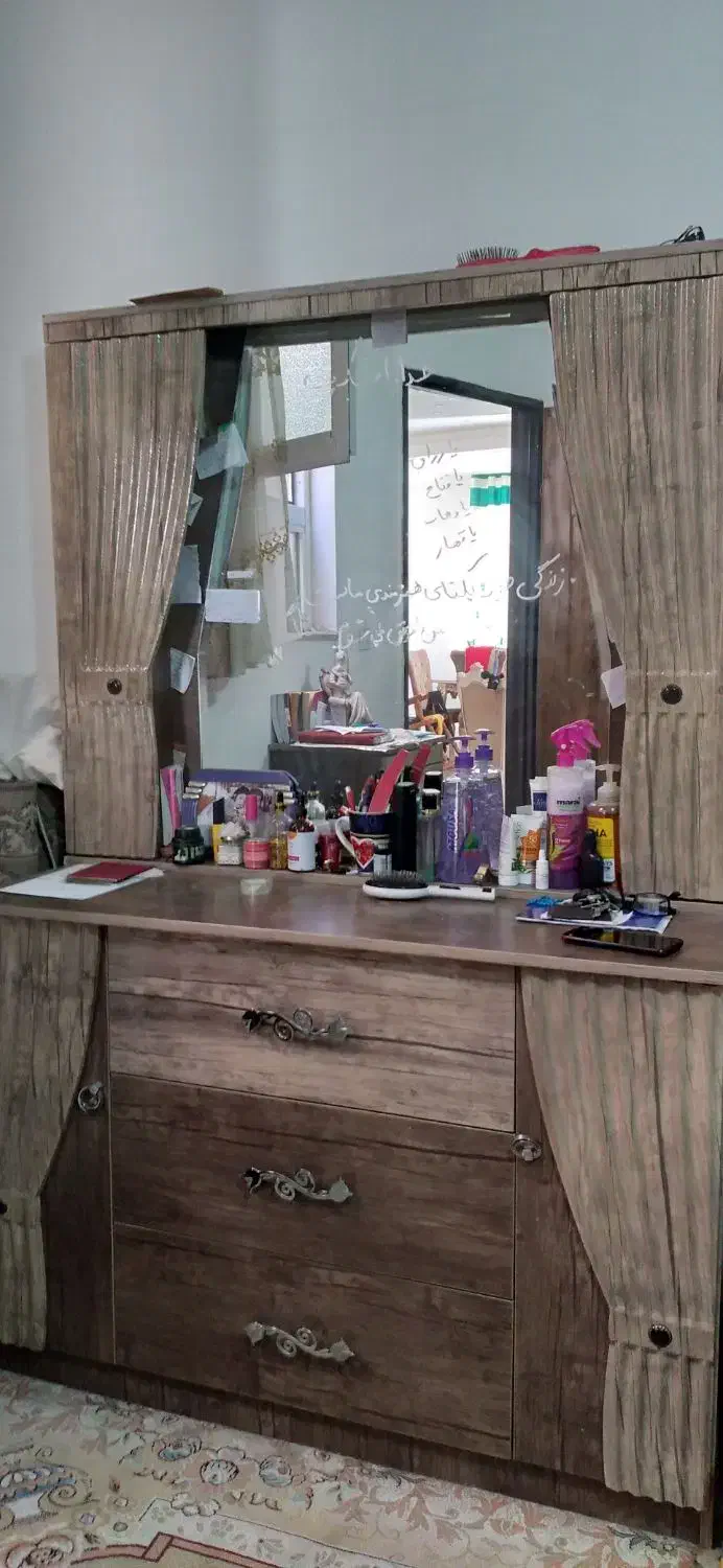 فروش فوری تخت دونفره بهمراه دراور|تخت و سرویس خواب|سمنان, |دیوار