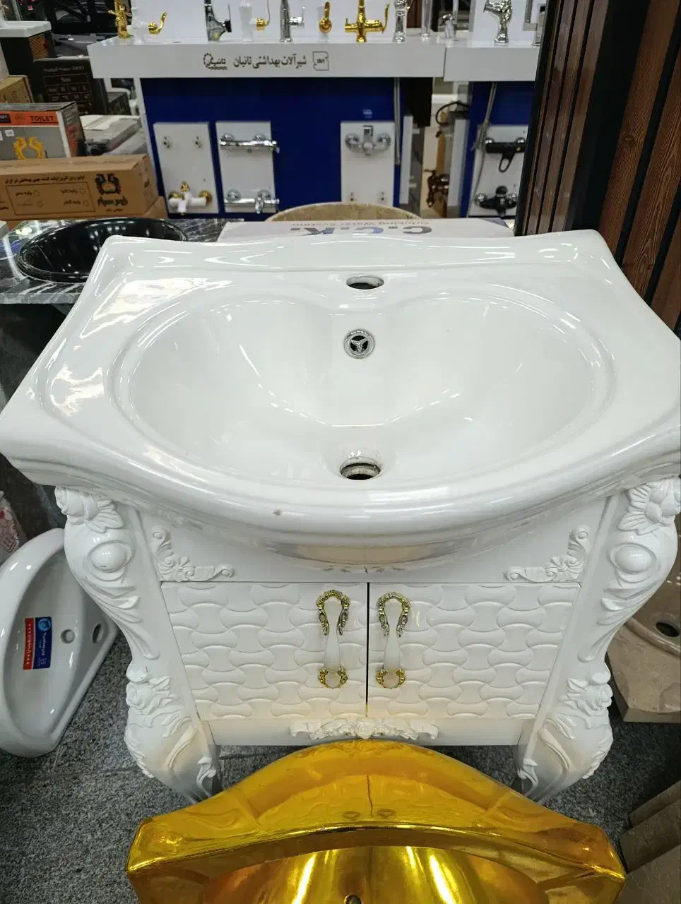 روشور و کابینت سرویس بهداشتی کاملآ سالم|لوازم سرویس بهداشتی|قرچک, مهدیه|دیوار