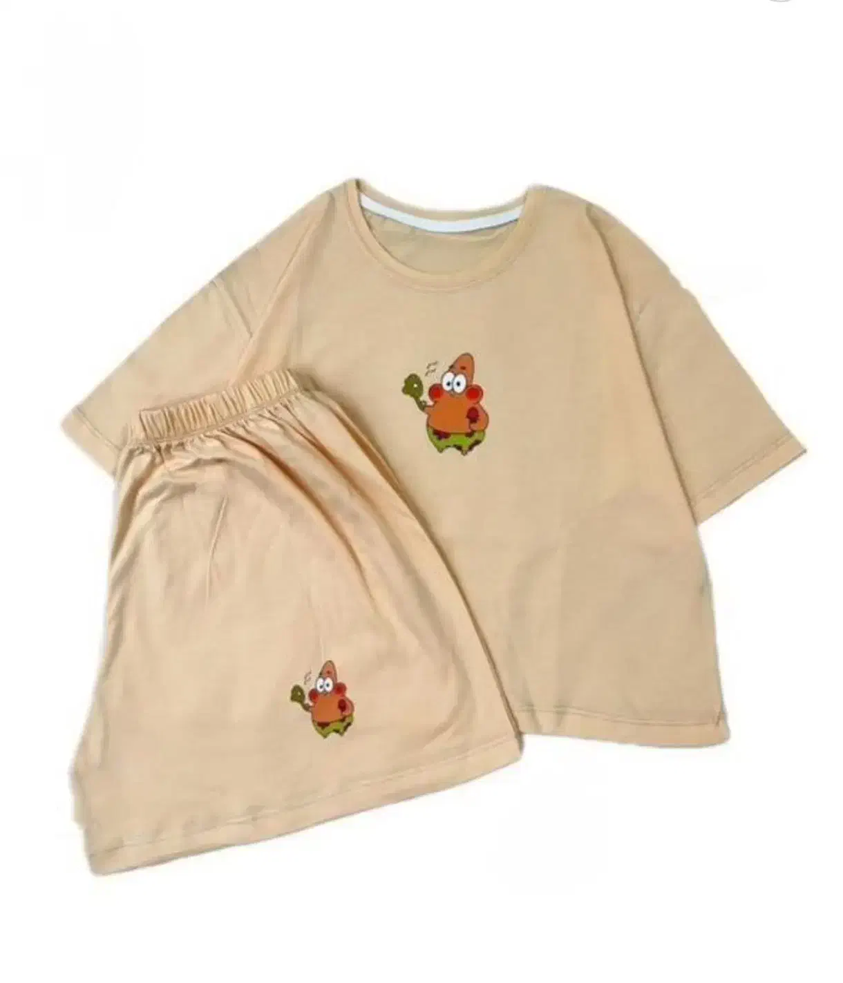 پوشاک|لباس|قروه, |دیوار