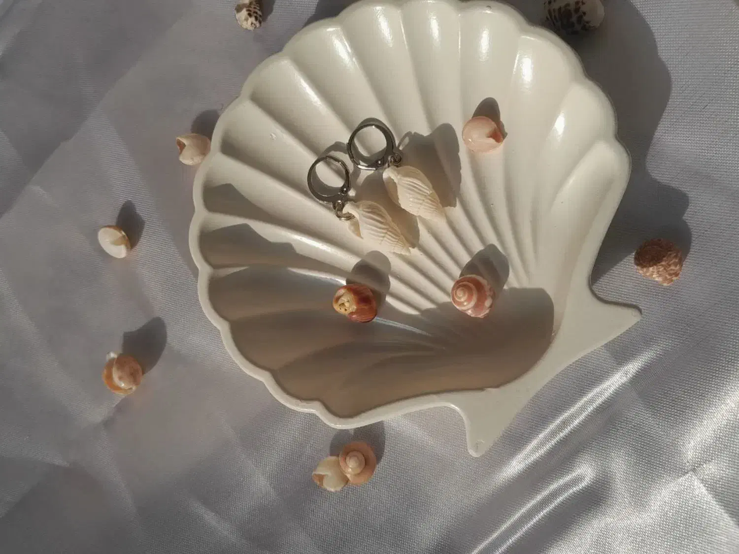 صدفی ترین گوشواره|بدلیجات|اصفهان, دهنو|دیوار