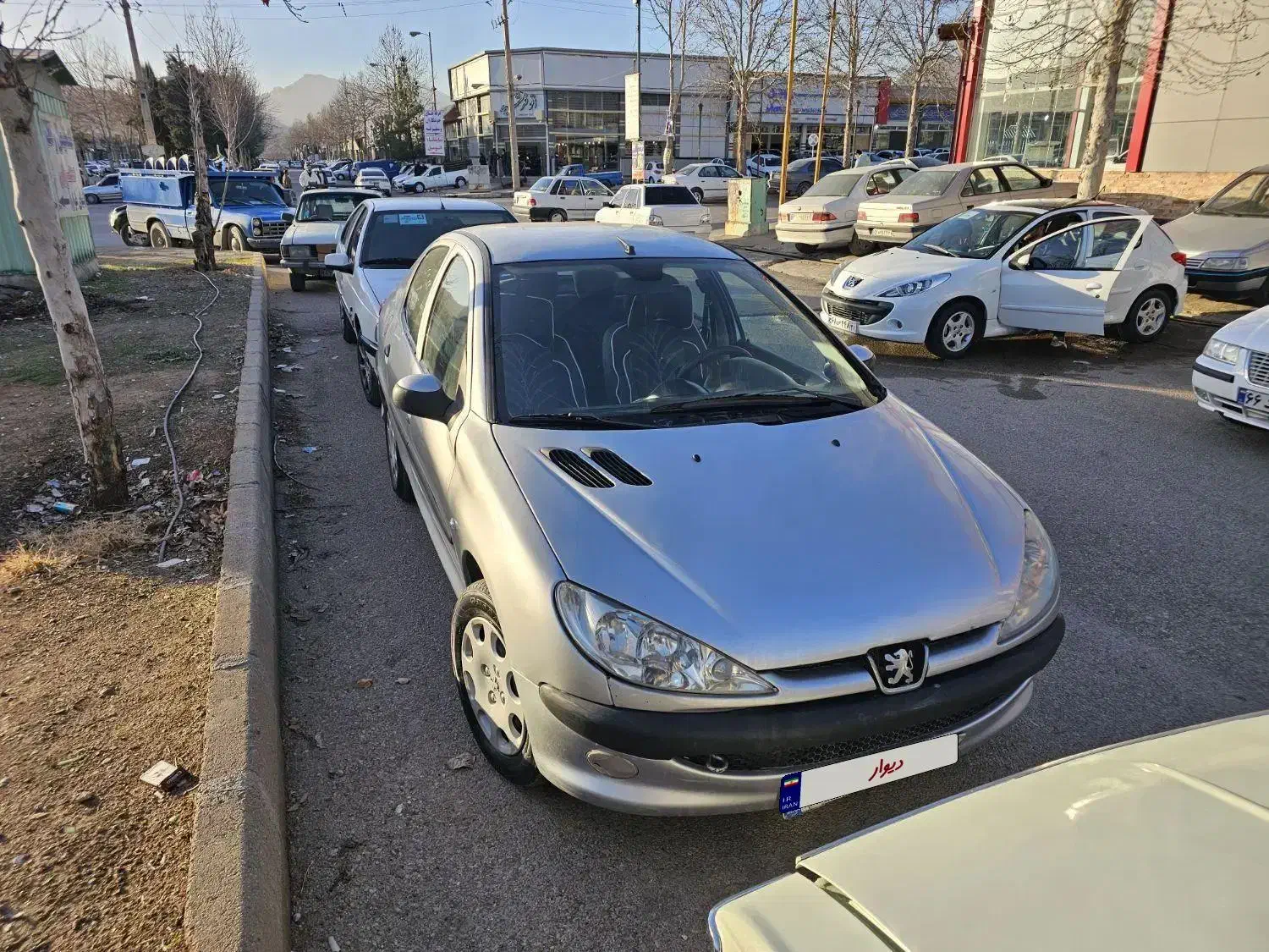 پژو۲۰۶v8|خودرو سواری و وانت|خرم‌آباد, |دیوار