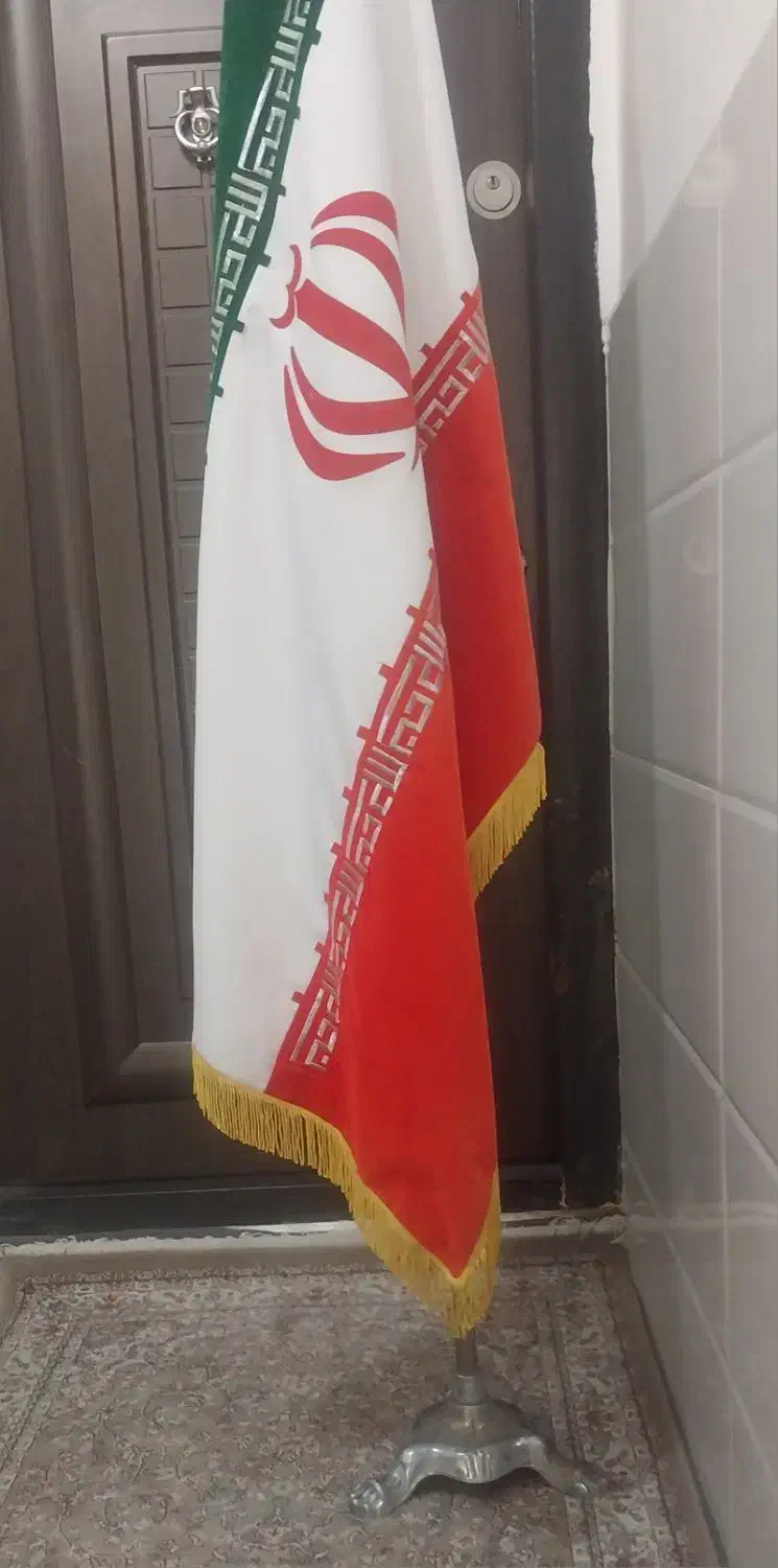 پرچم تشریفات ایستاده ایران|صنایع دستی و سایر لوازم تزئینی|رباط‌کریم, الارد|دیوار