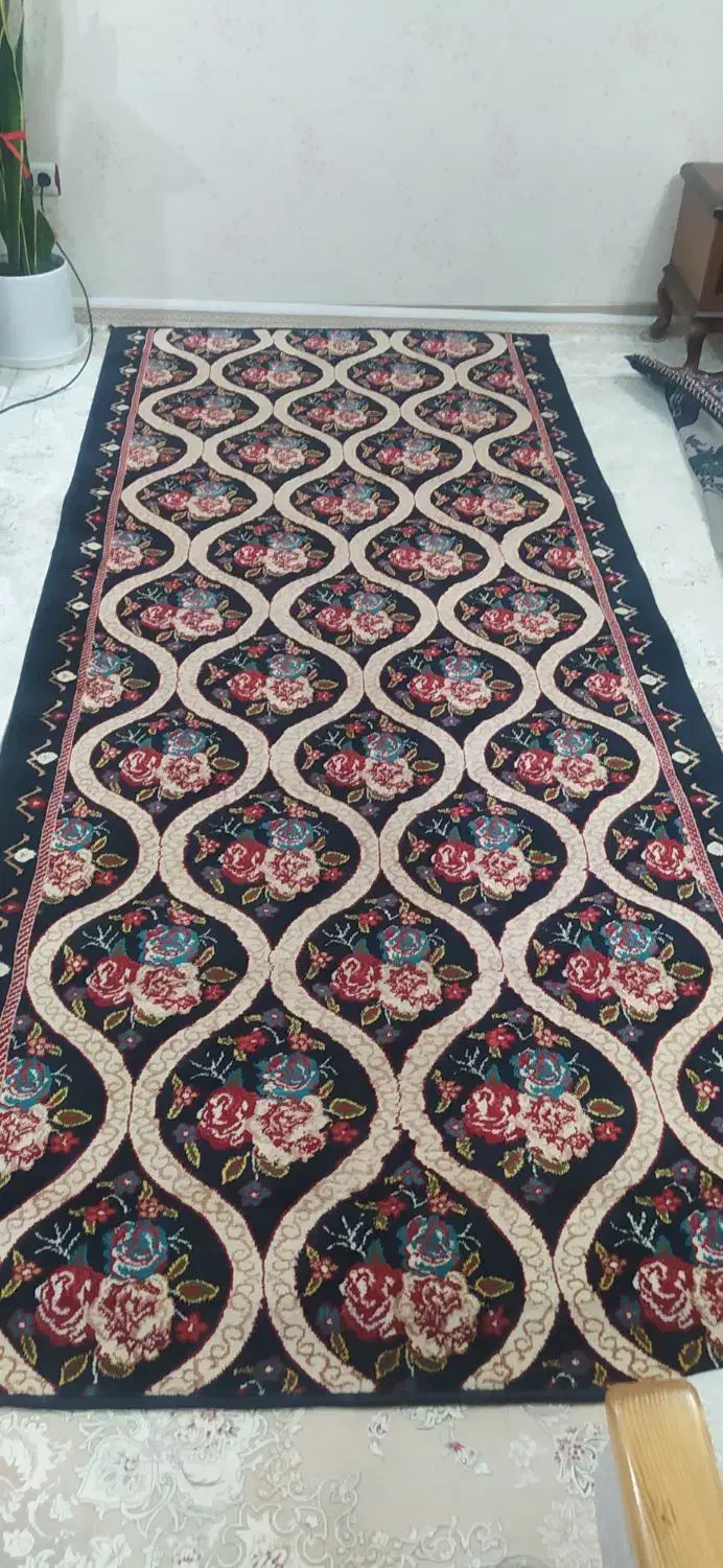 فرش کناره سرمه ای رنگ|فرش|همدان, |دیوار