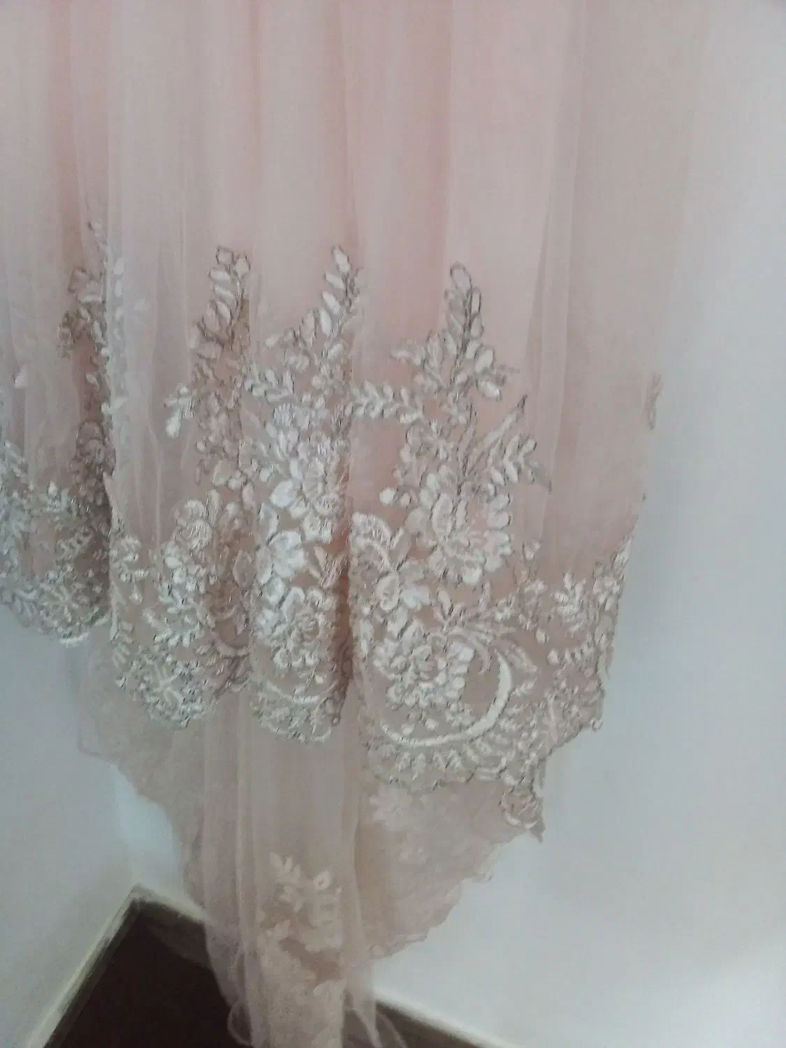 دن زیبا|لباس|خسروشاه, |دیوار