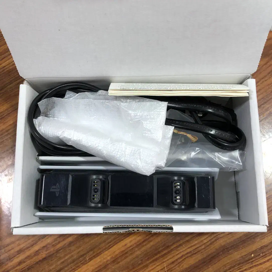 پایه شارژ اورجینال PS5|کنسول، بازی ویدئویی و آنلاین|یزد, |دیوار