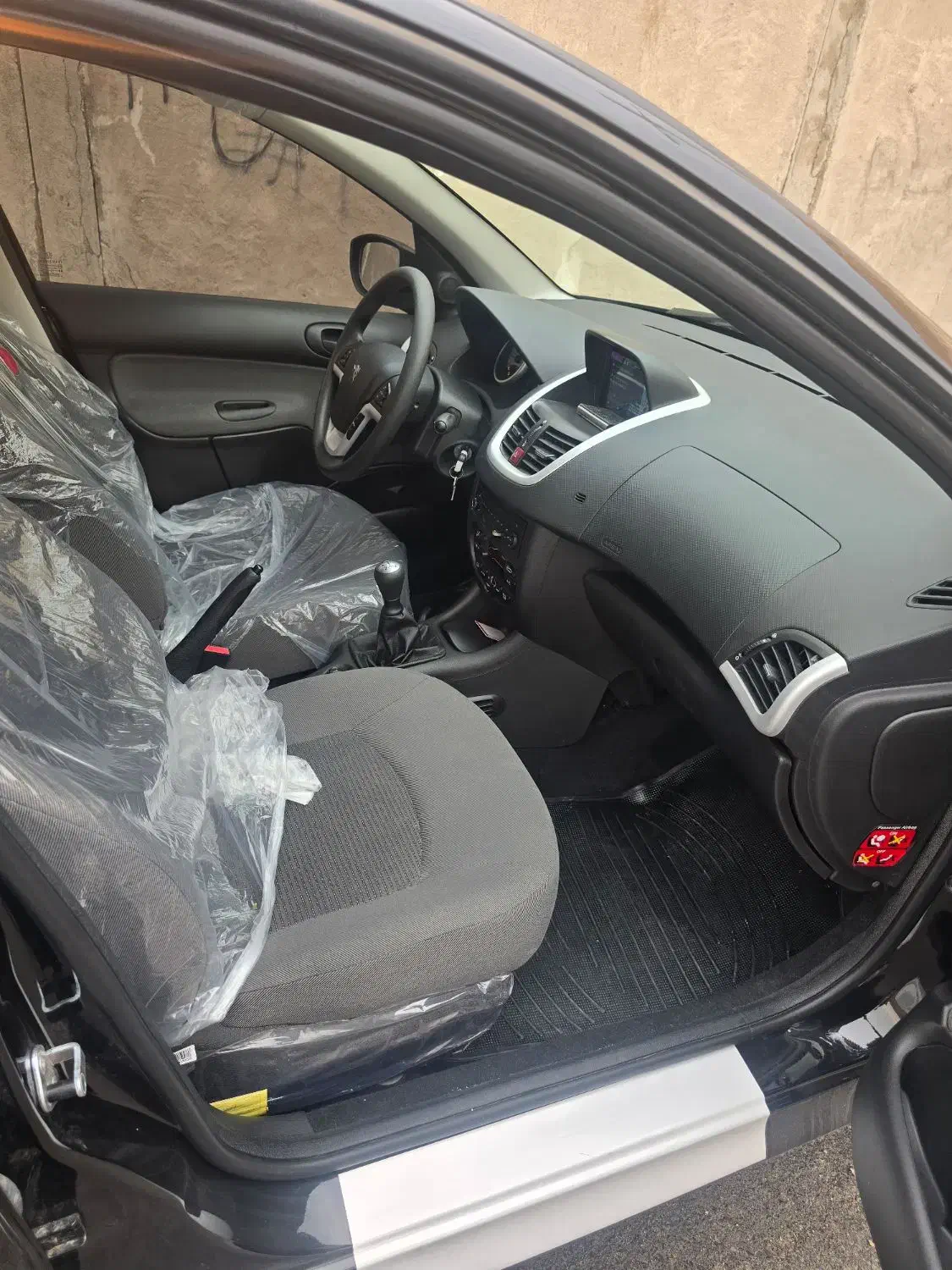 ۲۰۷ تیو فایو سقف فلز|خودرو سواری و وانت|کوخرد هرنگ, |دیوار