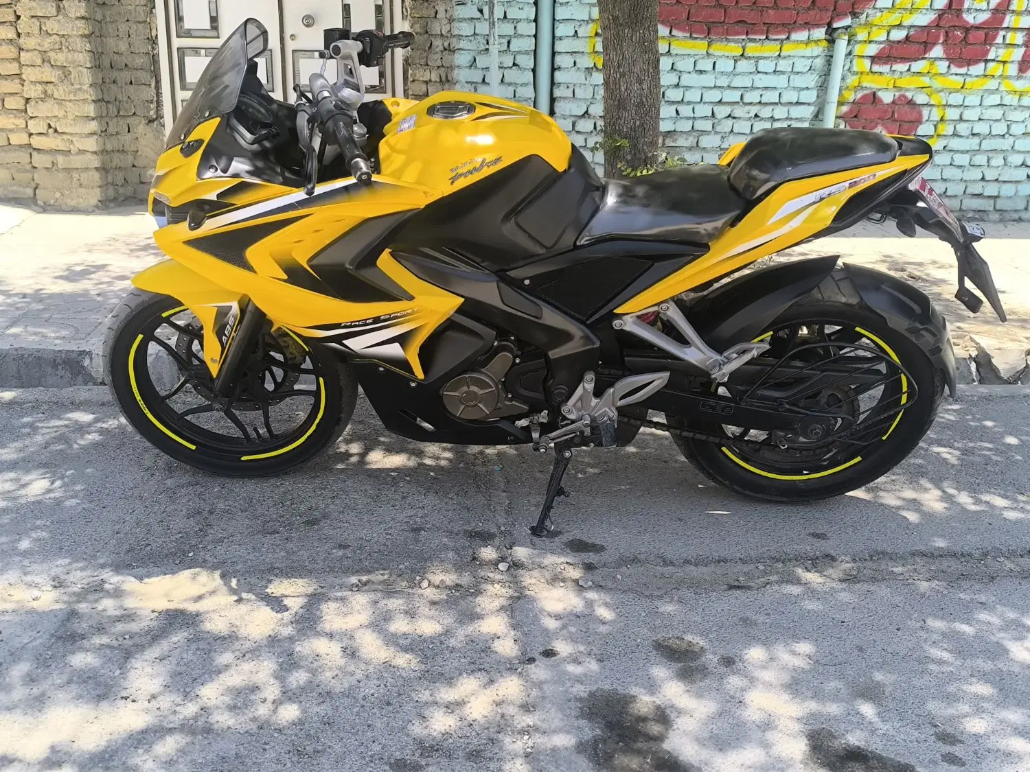 RS200|موتورسیکلت|همدان, |دیوار