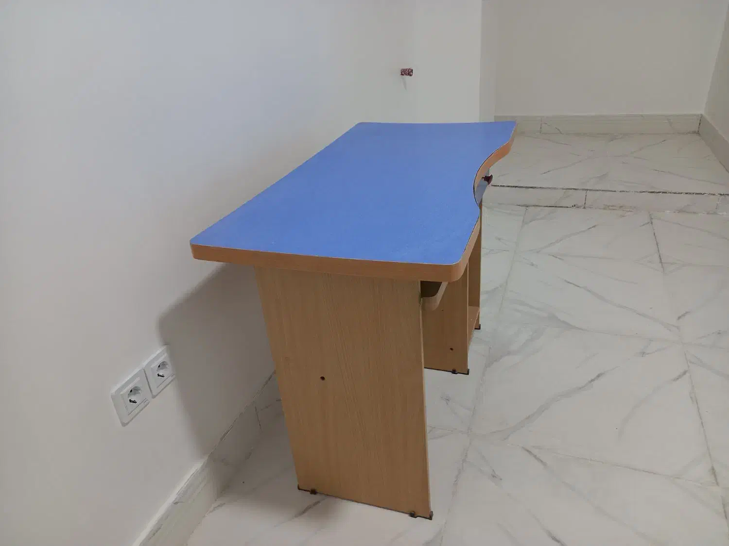 میز کامپوتر و زیر ال ای دی|میز تحریر و کامپیوتر|دوگنبدان, |دیوار