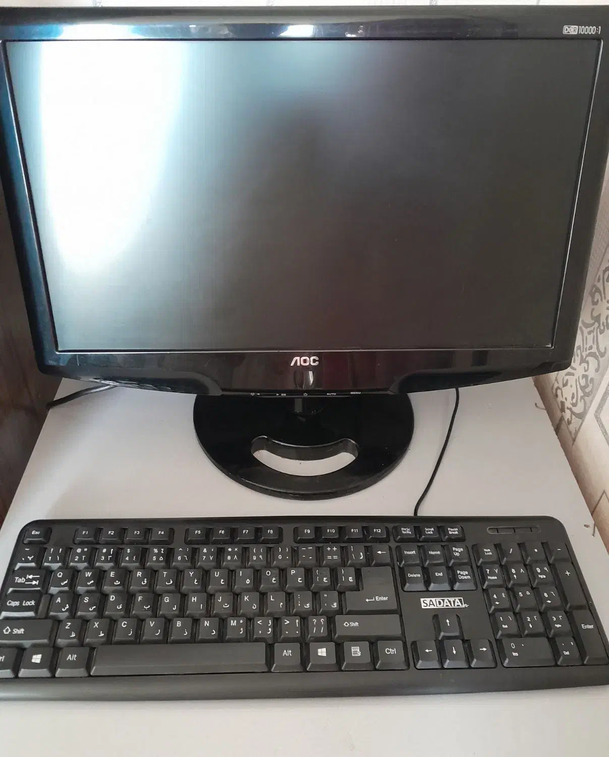 کامپیوتر|رایانه رومیزی|ری, علایین|دیوار