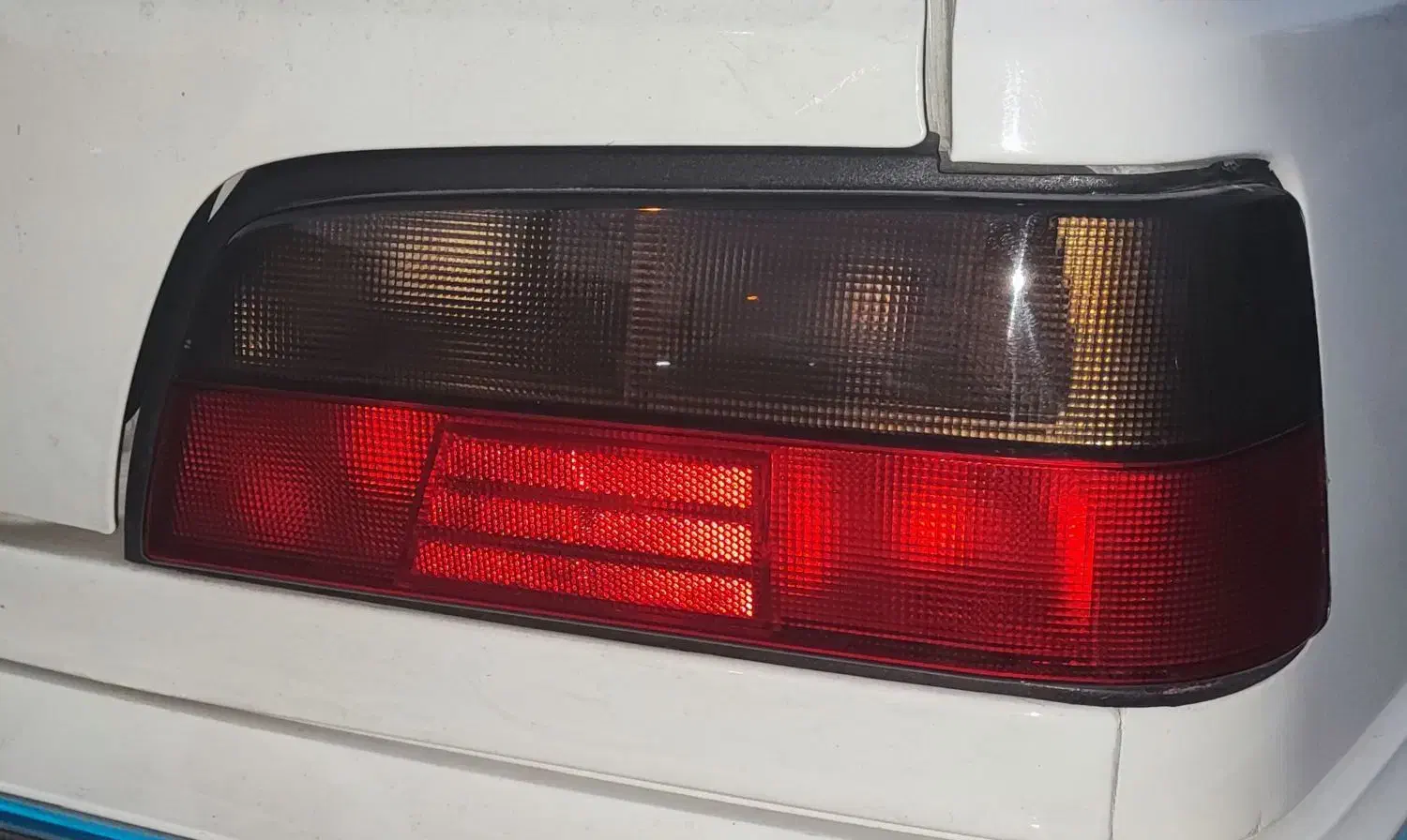 چراغ عقب پارس|قطعات یدکی و لوازم جانبی|دوگنبدان, |دیوار