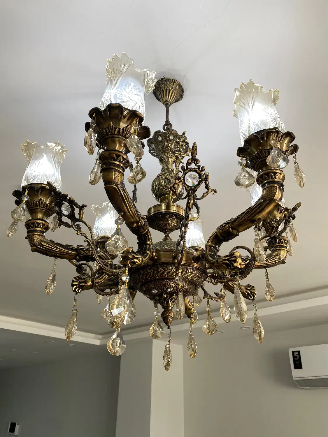 لوستر برنز ۶ شاخه بهمراه ۳ دیوارکوب|لوستر و چراغ آویز|اصفهان, میرعماد|دیوار