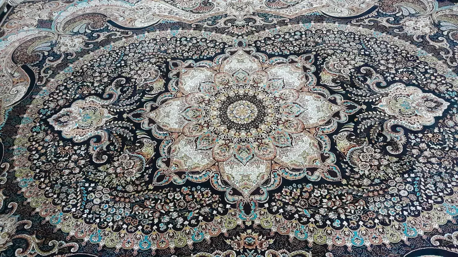 فرش ۹ متری|فرش|قم, نیروگاه|دیوار