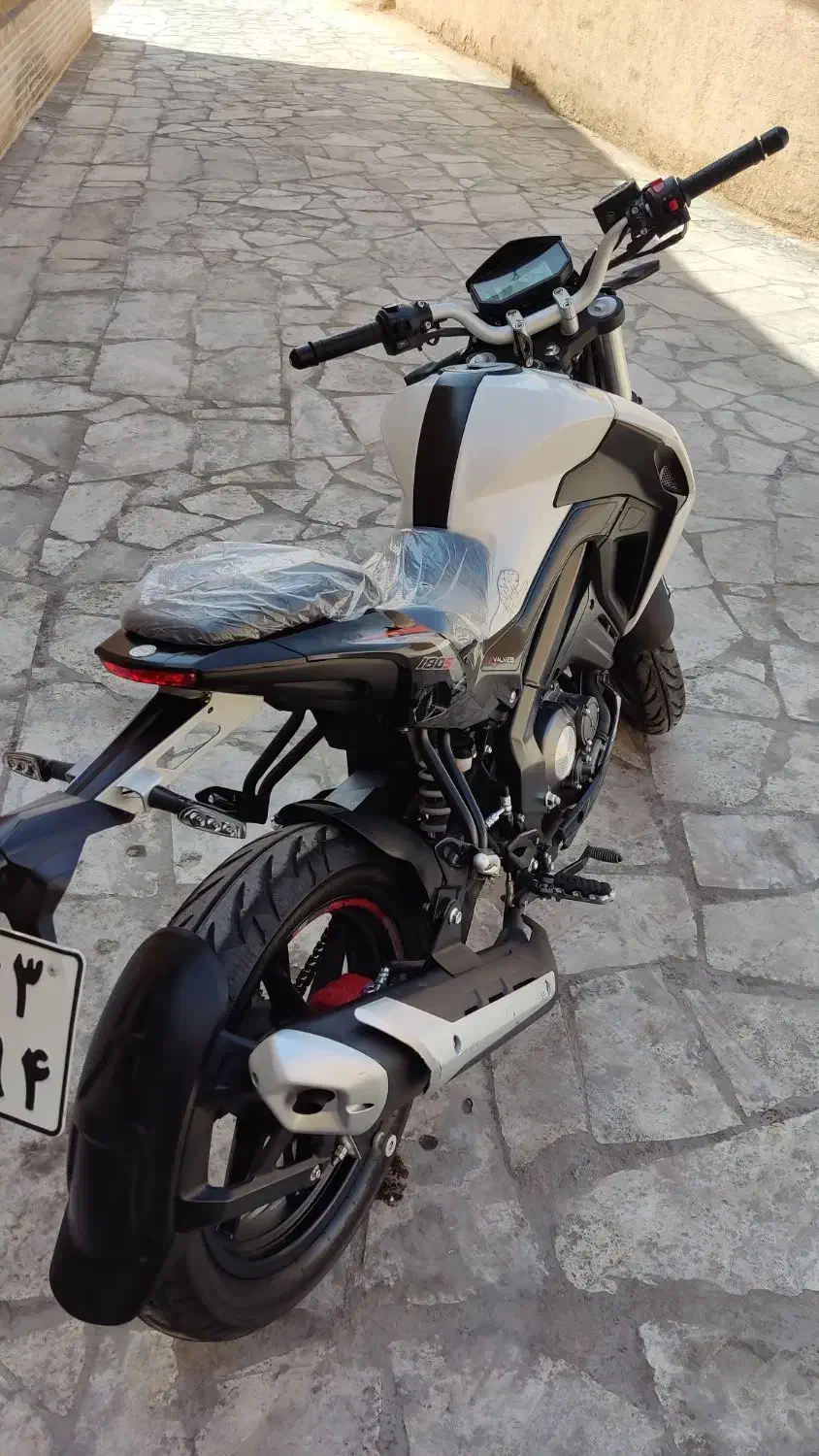 بنلی 180s|موتورسیکلت|لنجان, |دیوار