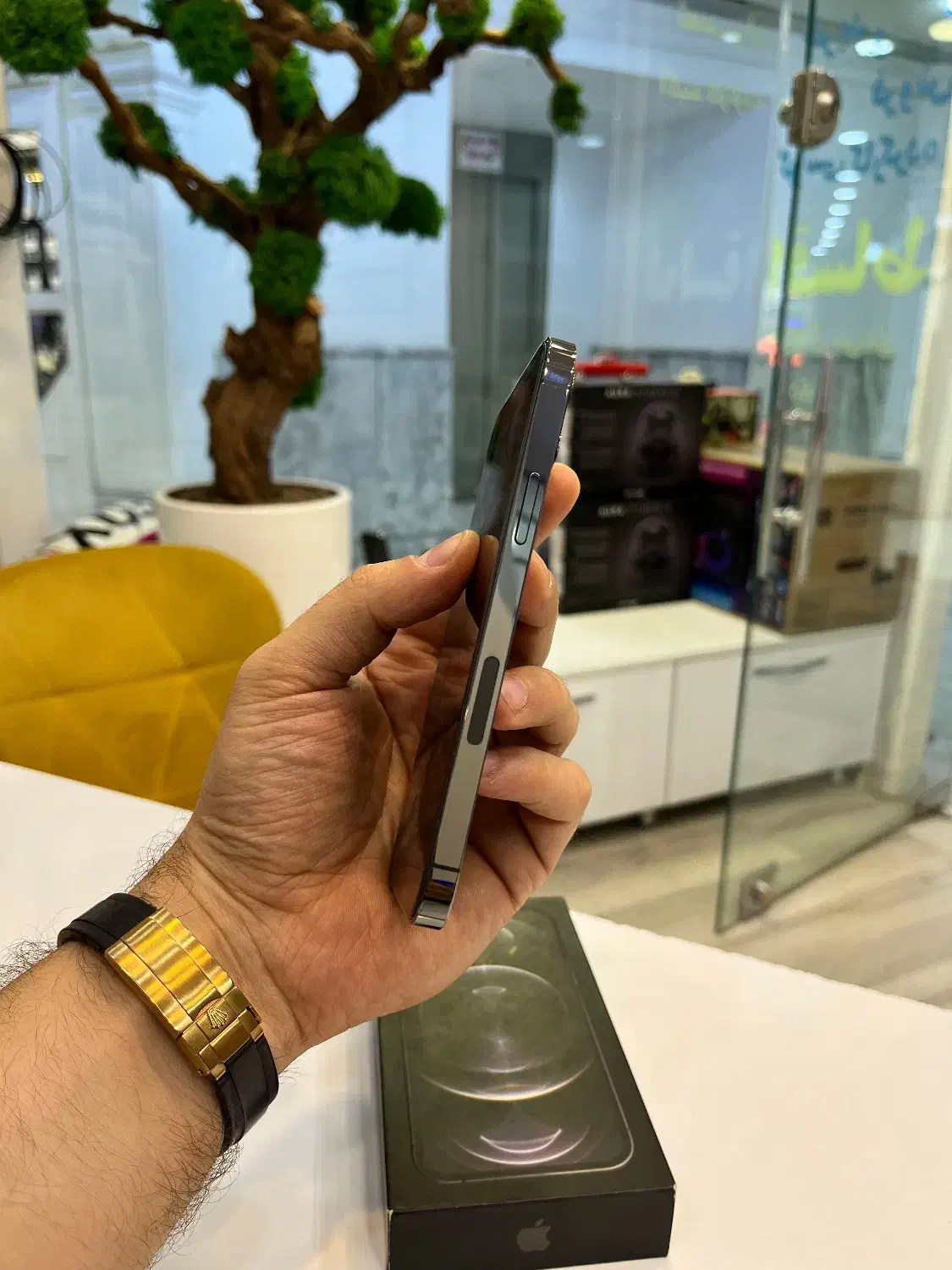 آیفون 12 پرو ( فروشگاه ستینگ )|موبایل|اصفهان, جلفا|دیوار