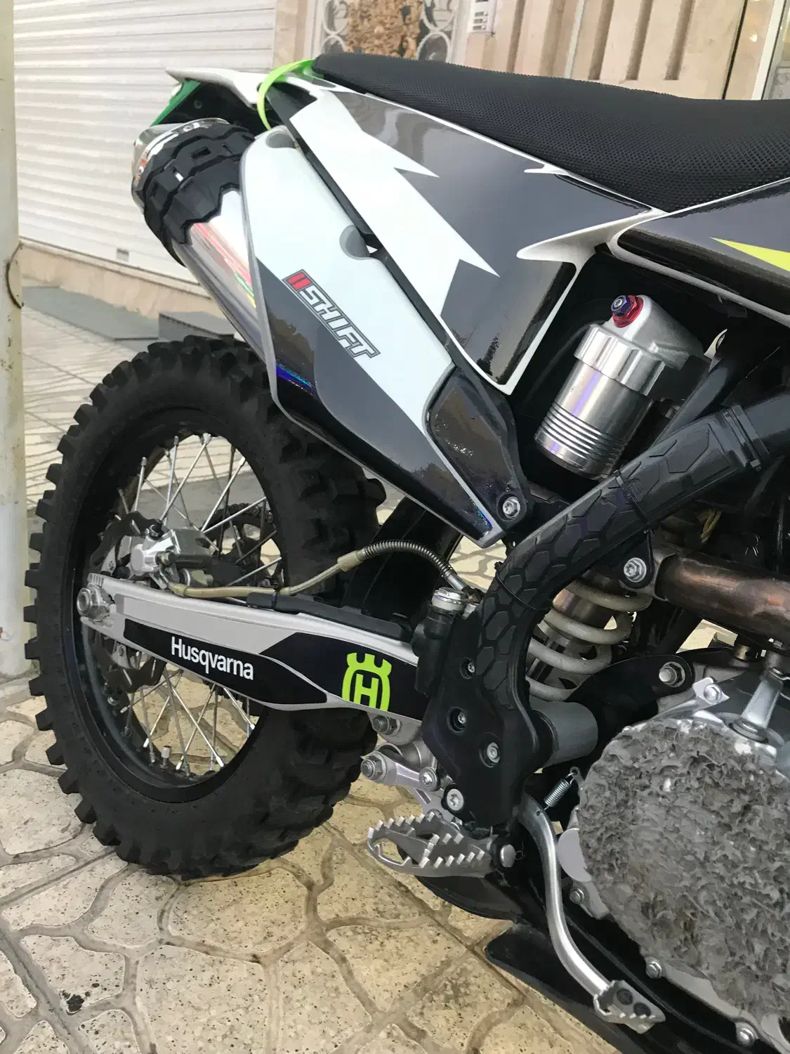 فلات طرح هاسکی ۱۴۰۲|موتورسیکلت|زنجان, |دیوار