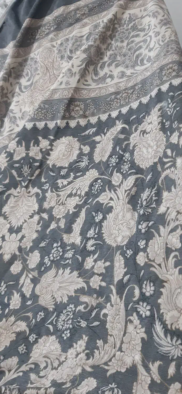 رو فرشی‌کش دار در حد نو|روفرشی|قم, انسجام|دیوار