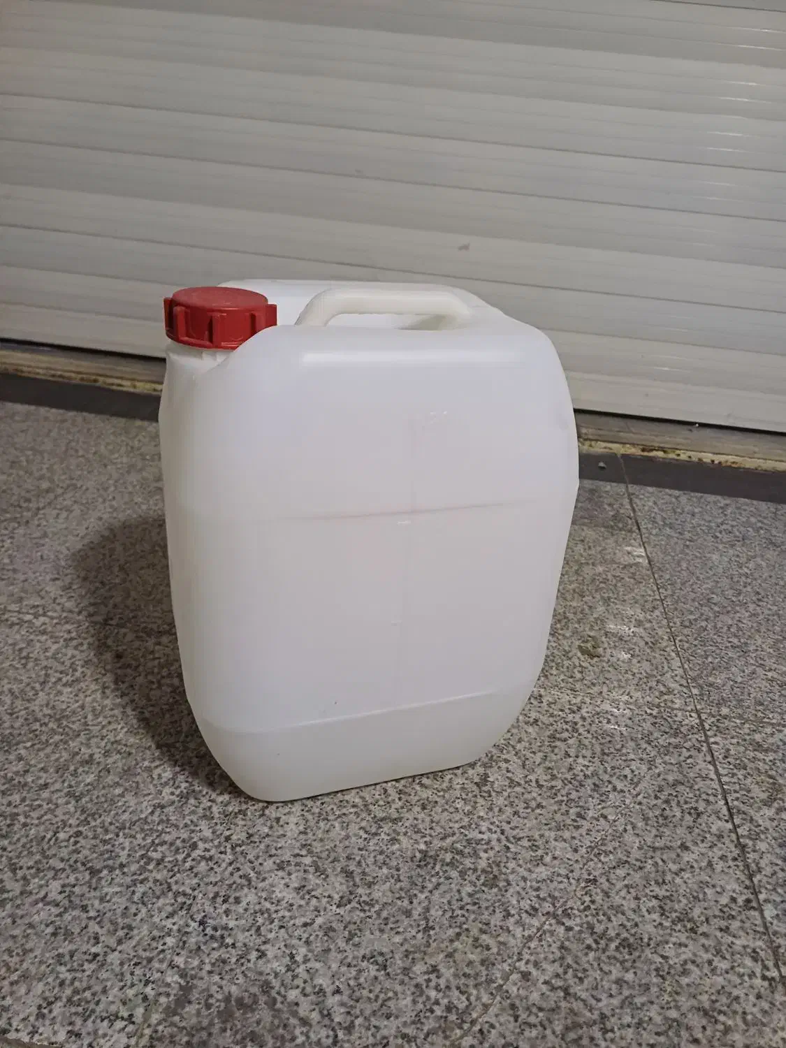 دبه ۲۰ لیتری ( ظرف گلاب) ۵۰ تومن|ظروف نگهدارنده، پلاستیکی، یک‌بارمصرف|اردبیل, |دیوار