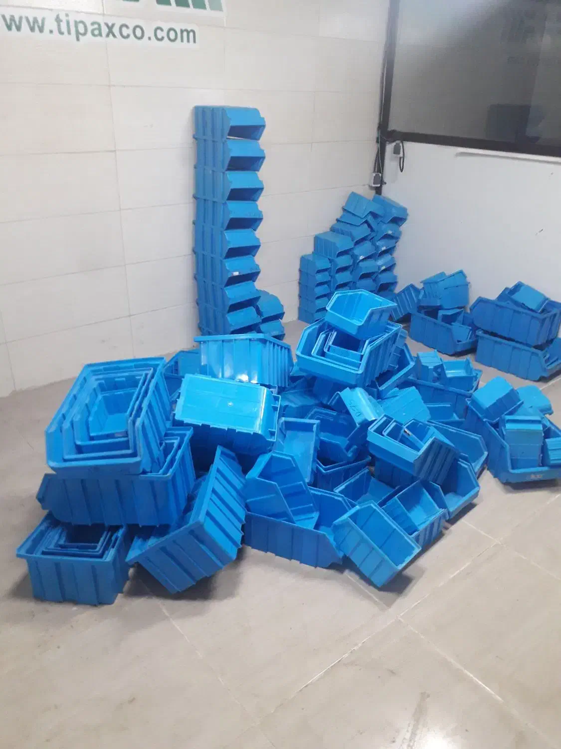 پالت پلاستیک مخصوص سوپر مارکت ومغازه|فروشگاه و مغازه|کاشان, پشت شهربانی|دیوار