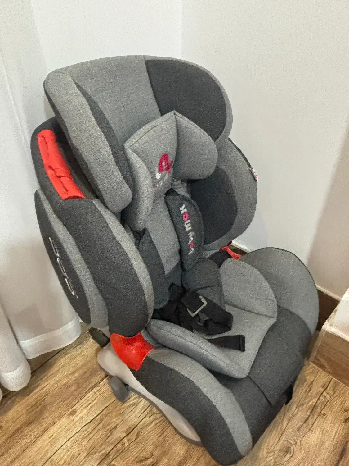 صندلی خودرو کودک بی بی مک زویه|تخت و صندلی بچه|ساری, |دیوار