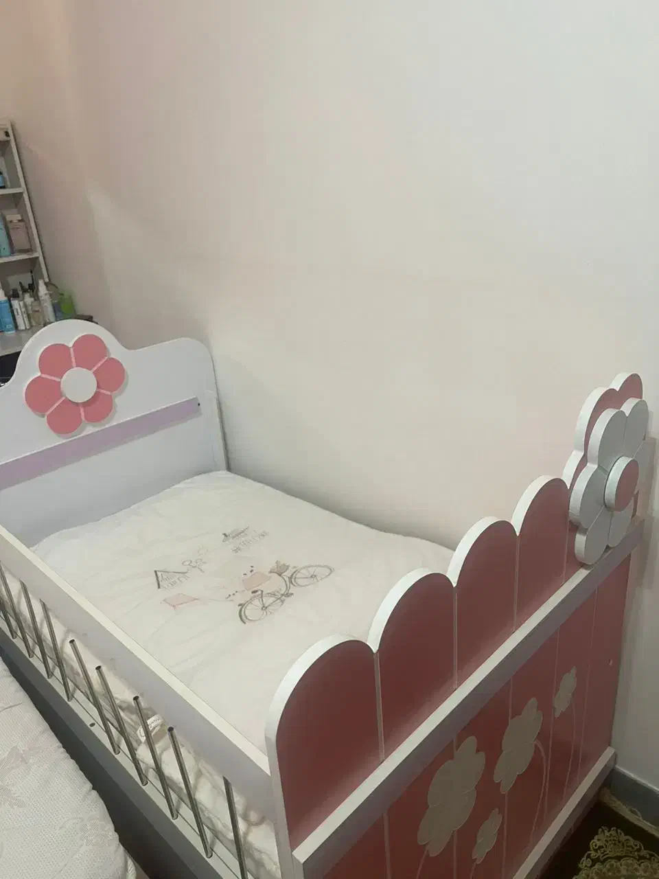 تخت کودک|تخت و صندلی بچه|پارس‌آباد, |دیوار